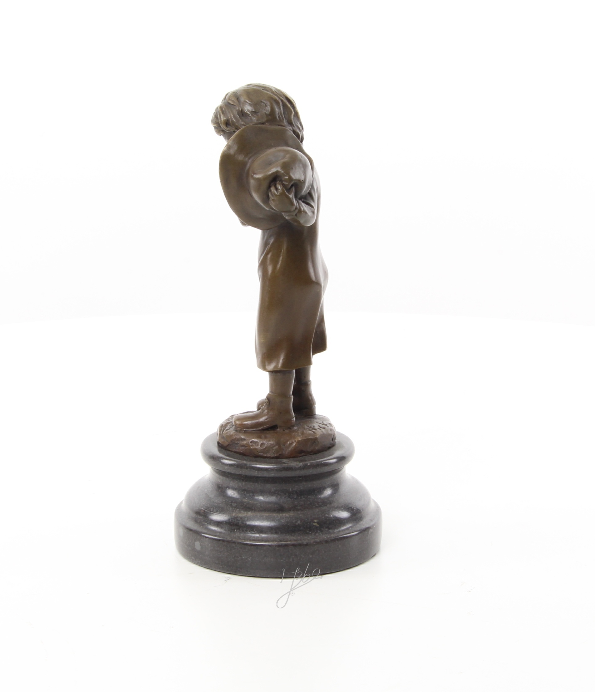 Detaillierte Bronze Jungenskulptur Nachdenklicher Junge als Kunstwerk 9