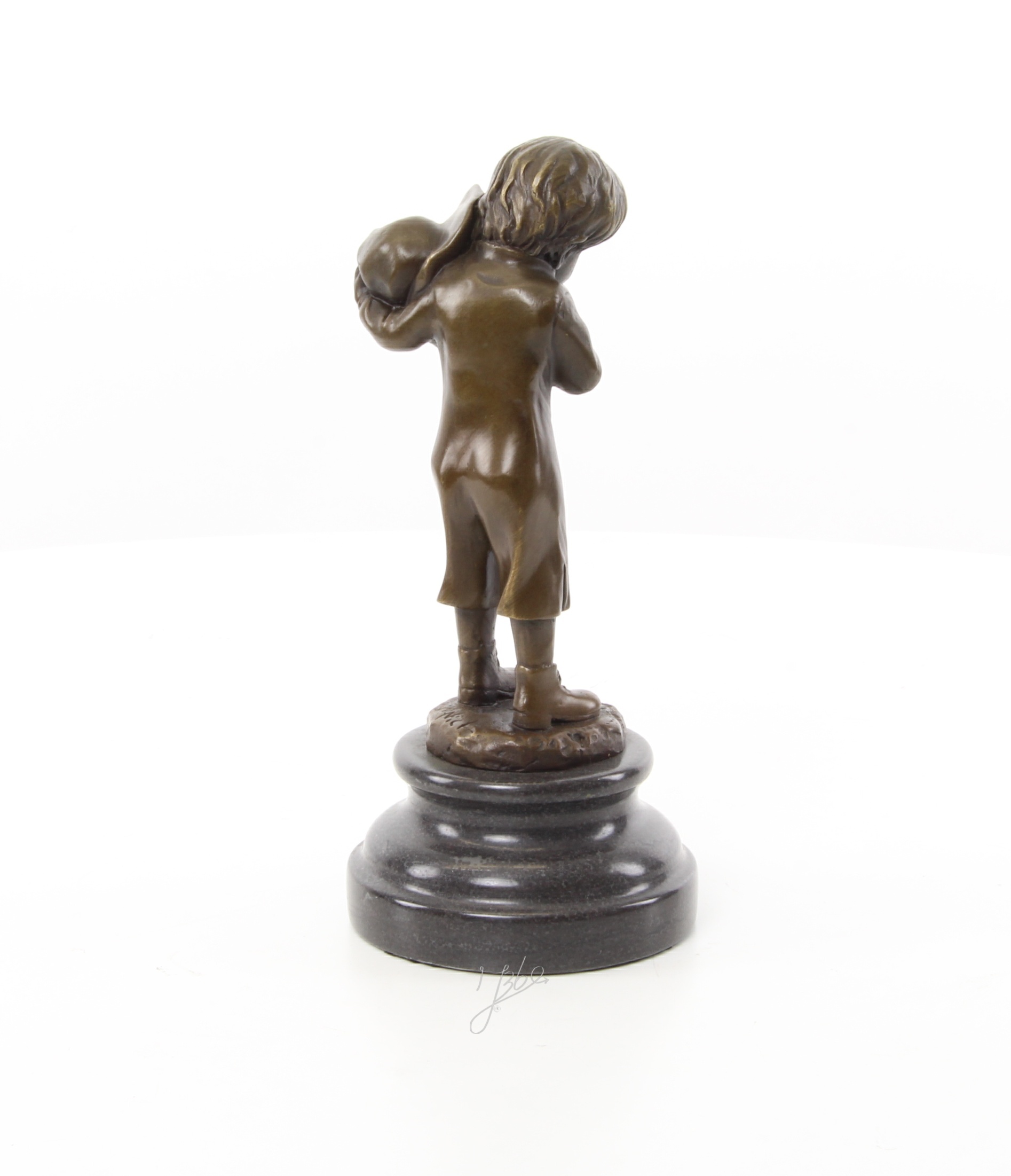 Detaillierte Bronze Jungenskulptur Nachdenklicher Junge als Kunstwerk 12