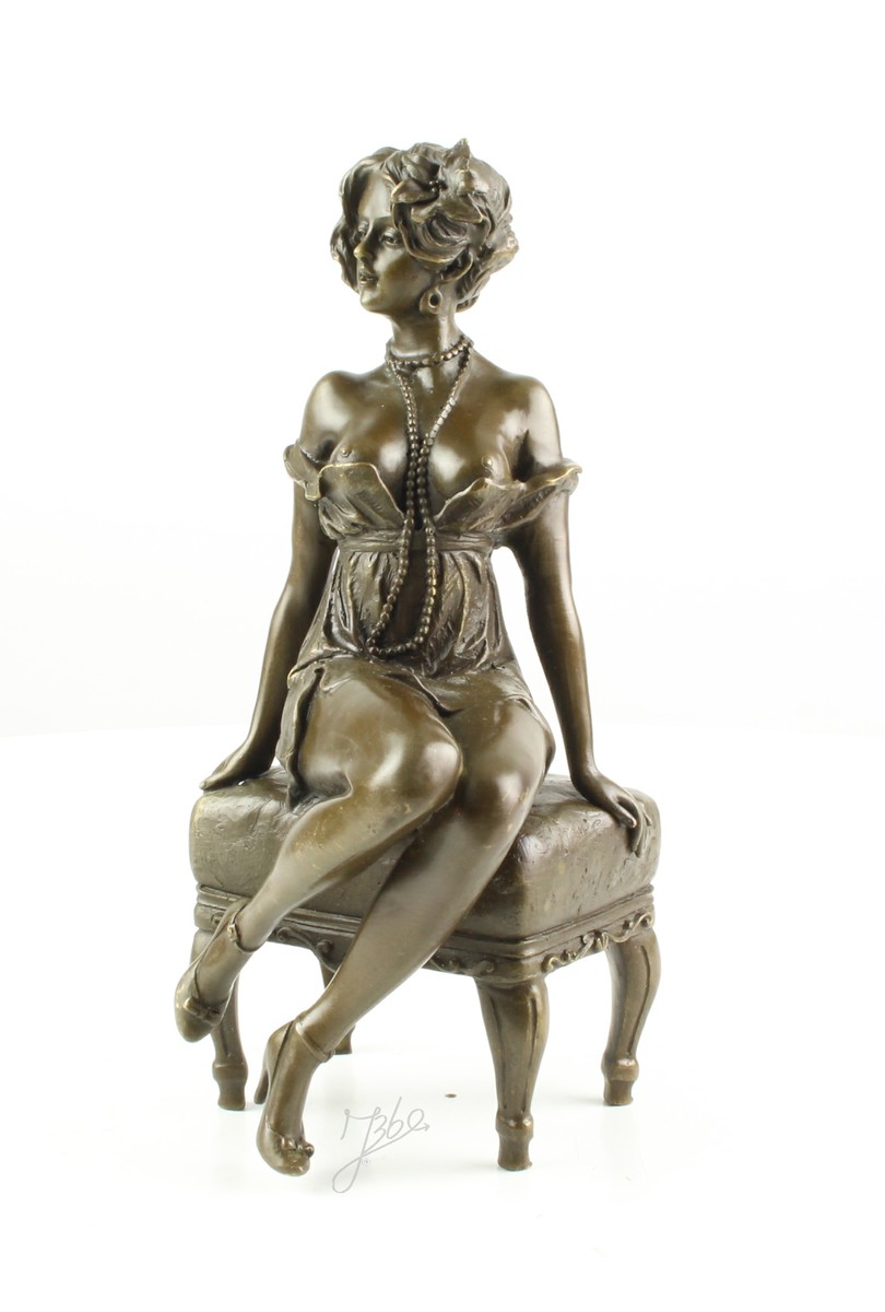 Elegante Bronze Frauenfigur Bronzeskulptur Frau auf Hocker für Ihr Zuhause 4