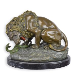 Detaillierte Bronze Löwenskulptur mit Krokodil  Exquisites Kunstwerk