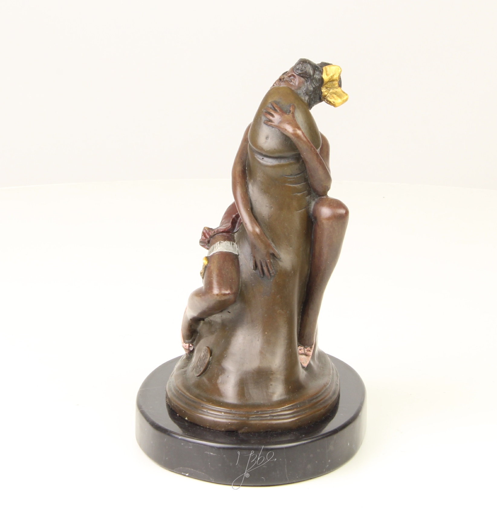 Elegante Bronze Frauenfigur Zeitlose Skulptur einer Frau entdecken 7