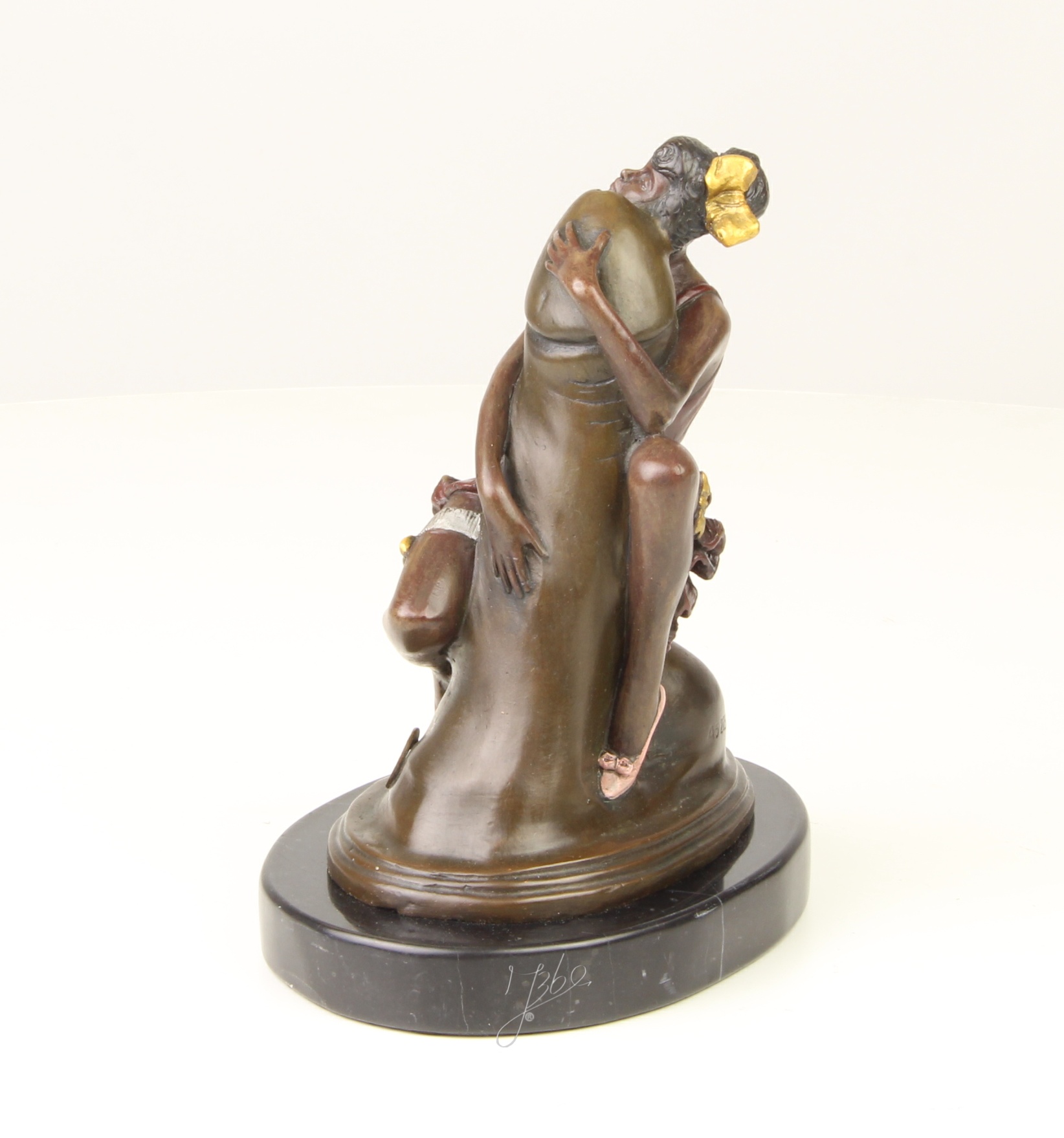 Elegante Bronze Frauenfigur Zeitlose Skulptur einer Frau entdecken 5