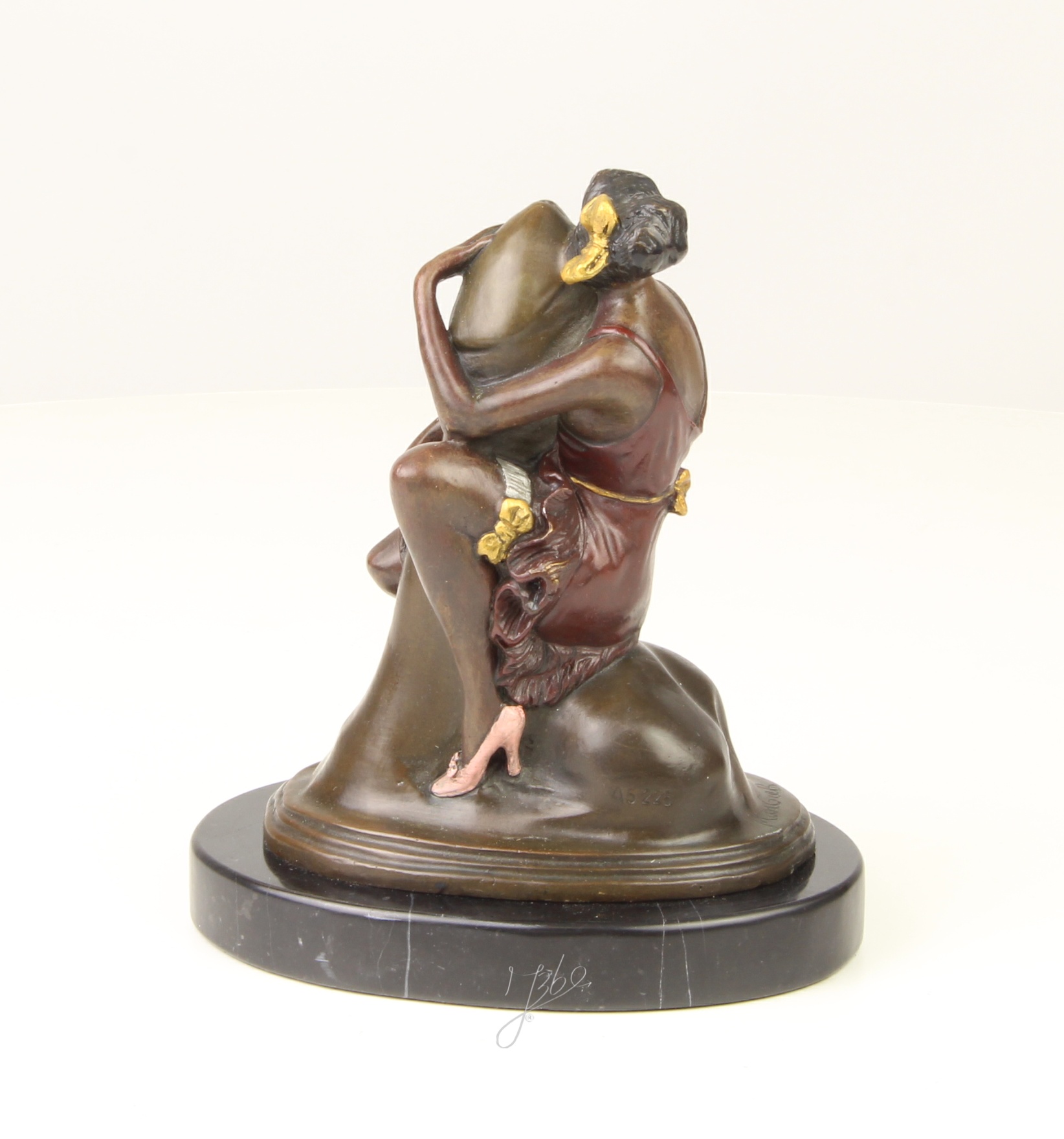 Elegante Bronze Frauenfigur Zeitlose Skulptur einer Frau entdecken 12