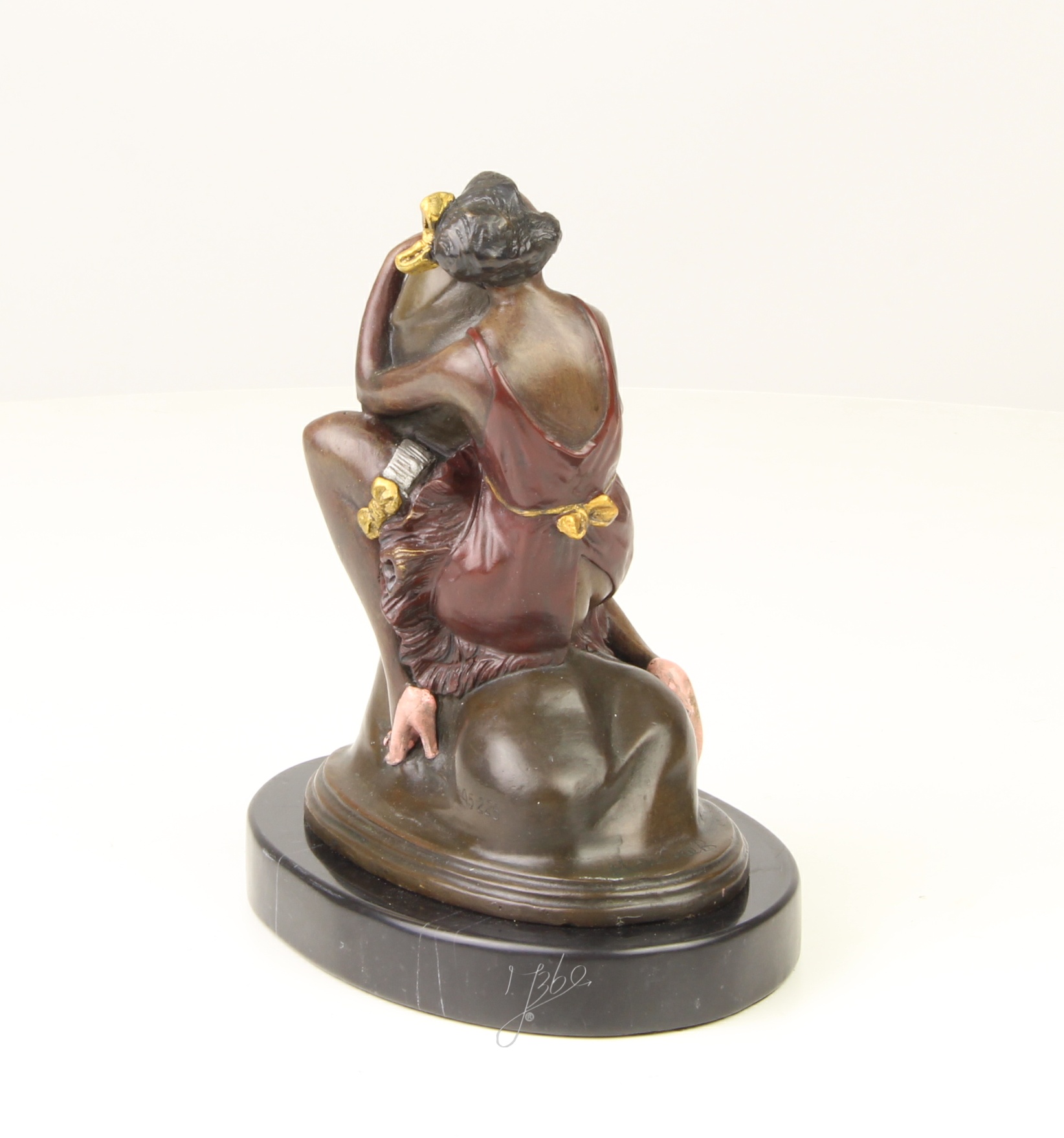Elegante Bronze Frauenfigur Zeitlose Skulptur einer Frau entdecken 11