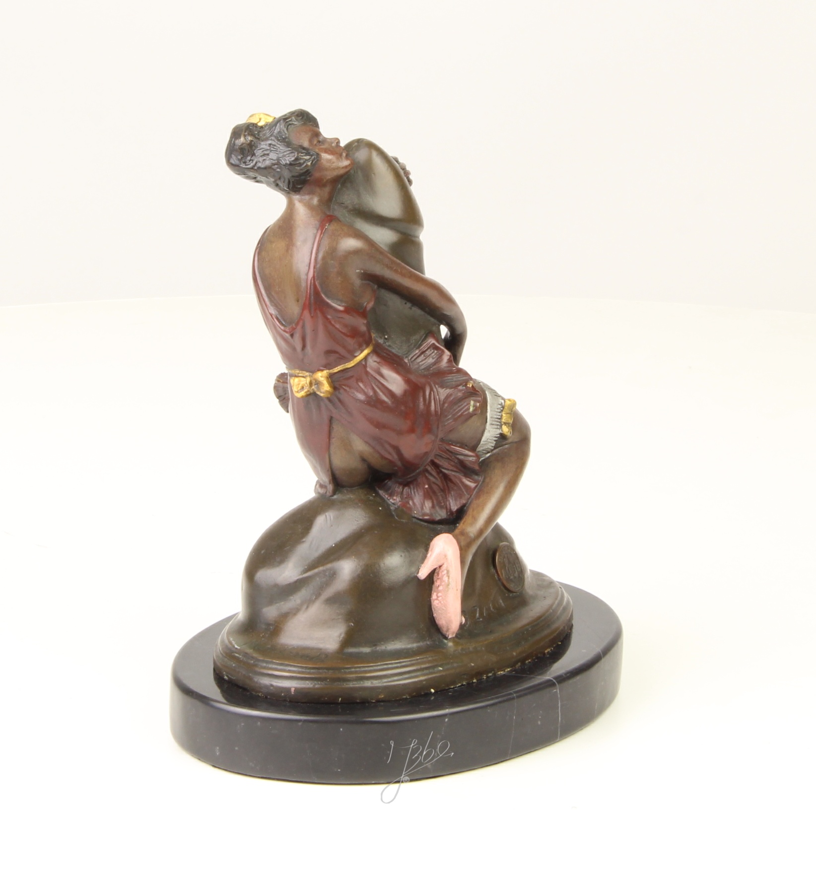 Elegante Bronze Frauenfigur Zeitlose Skulptur einer Frau entdecken 15