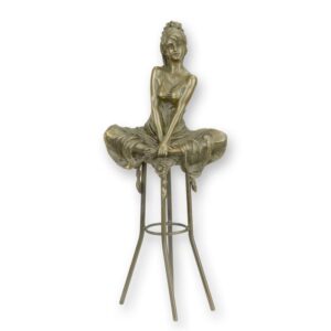 Elegante Bronzefigur Sitzende Frau auf Hocker  Kunstvolle Skulptur
