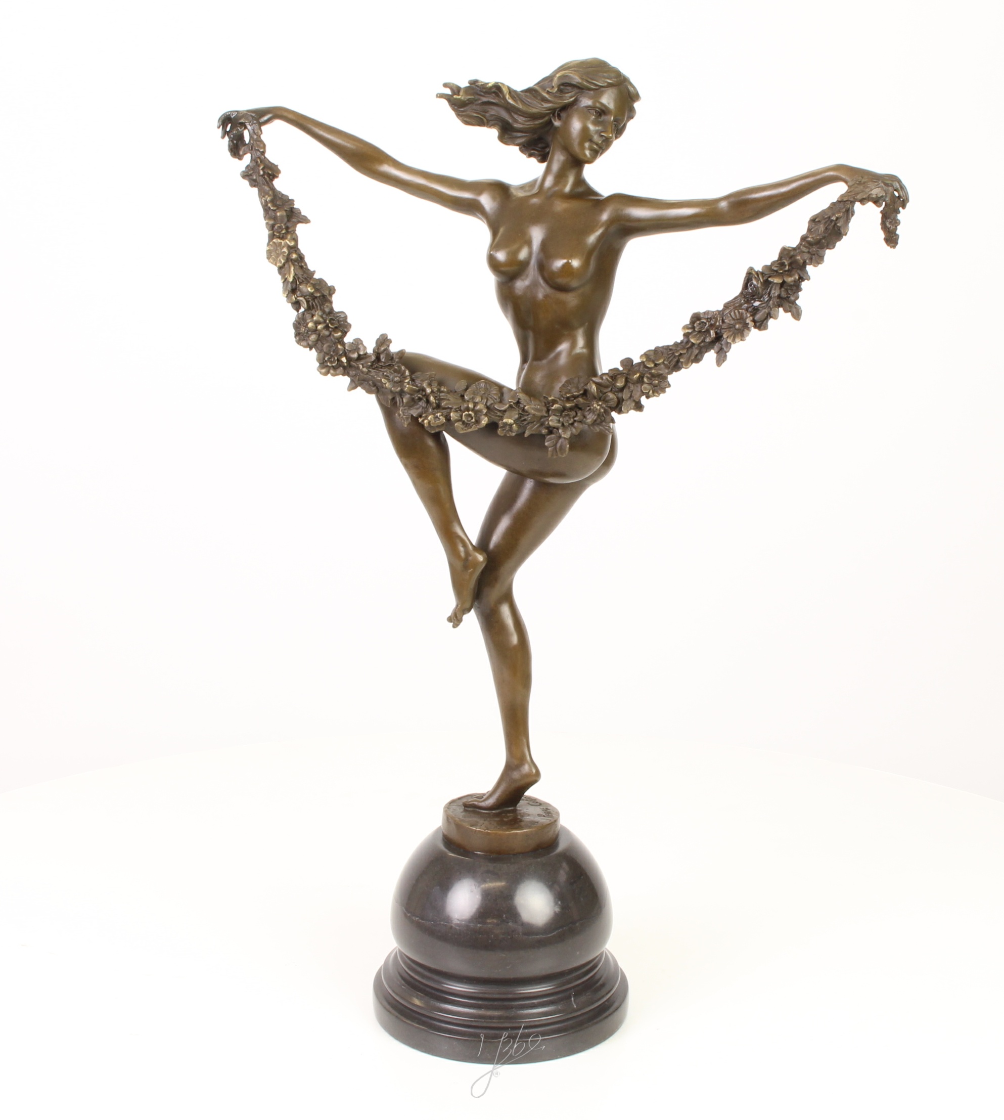 Elegante Bronze Blumenskulptur Tänzerin mit Blumenkranz Zeitlose Kunst 3