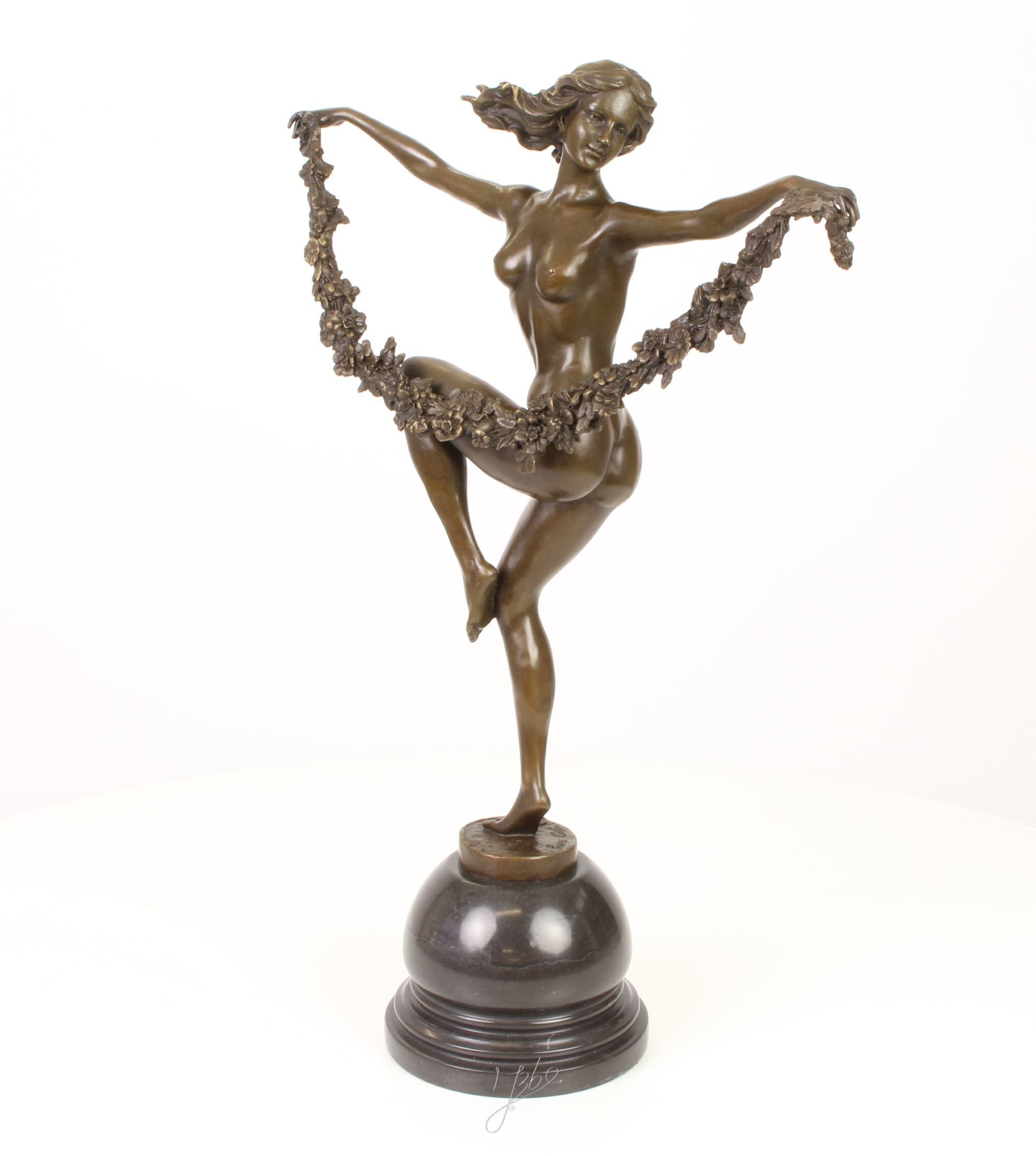 Elegante Bronze Blumenskulptur Tänzerin mit Blumenkranz Zeitlose Kunst 9