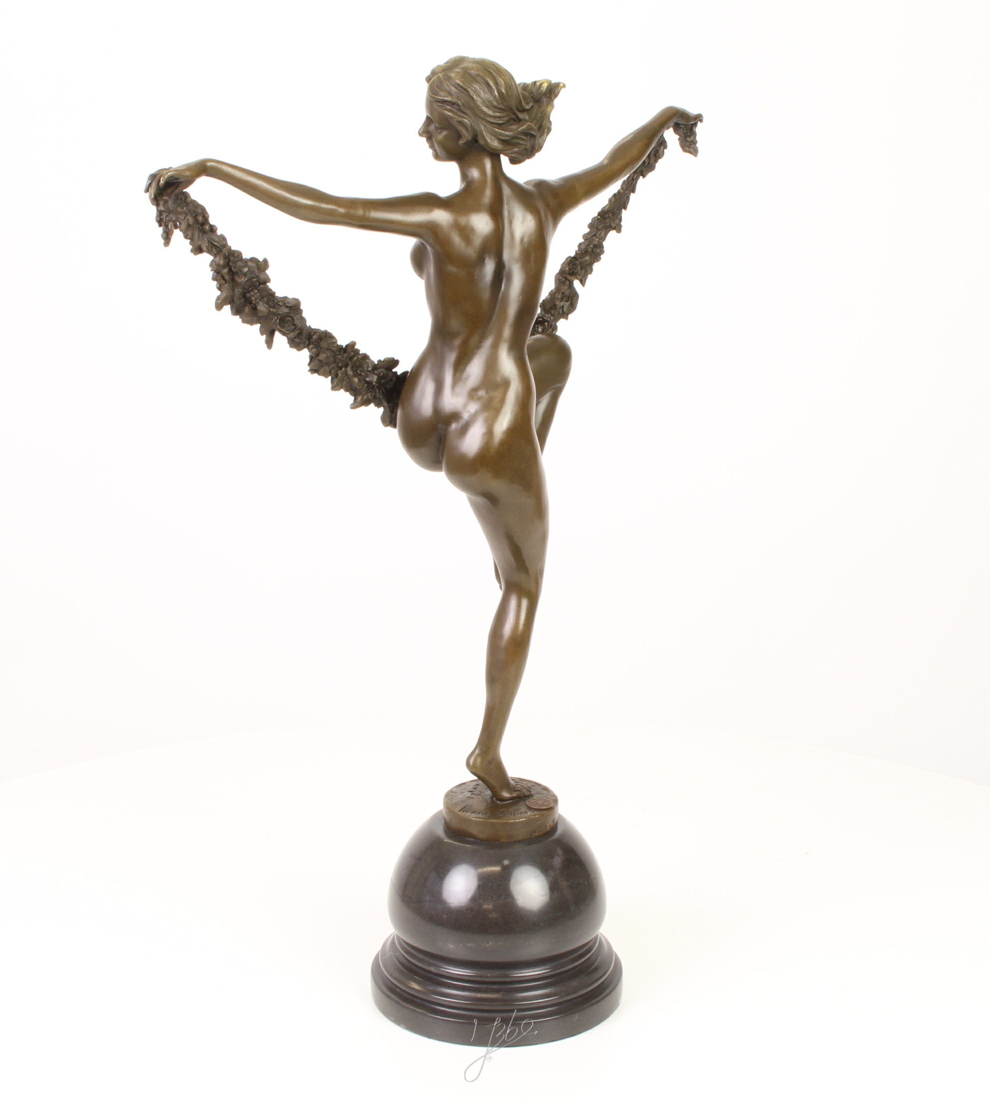 Elegante Bronze Blumenskulptur Tänzerin mit Blumenkranz Zeitlose Kunst 7