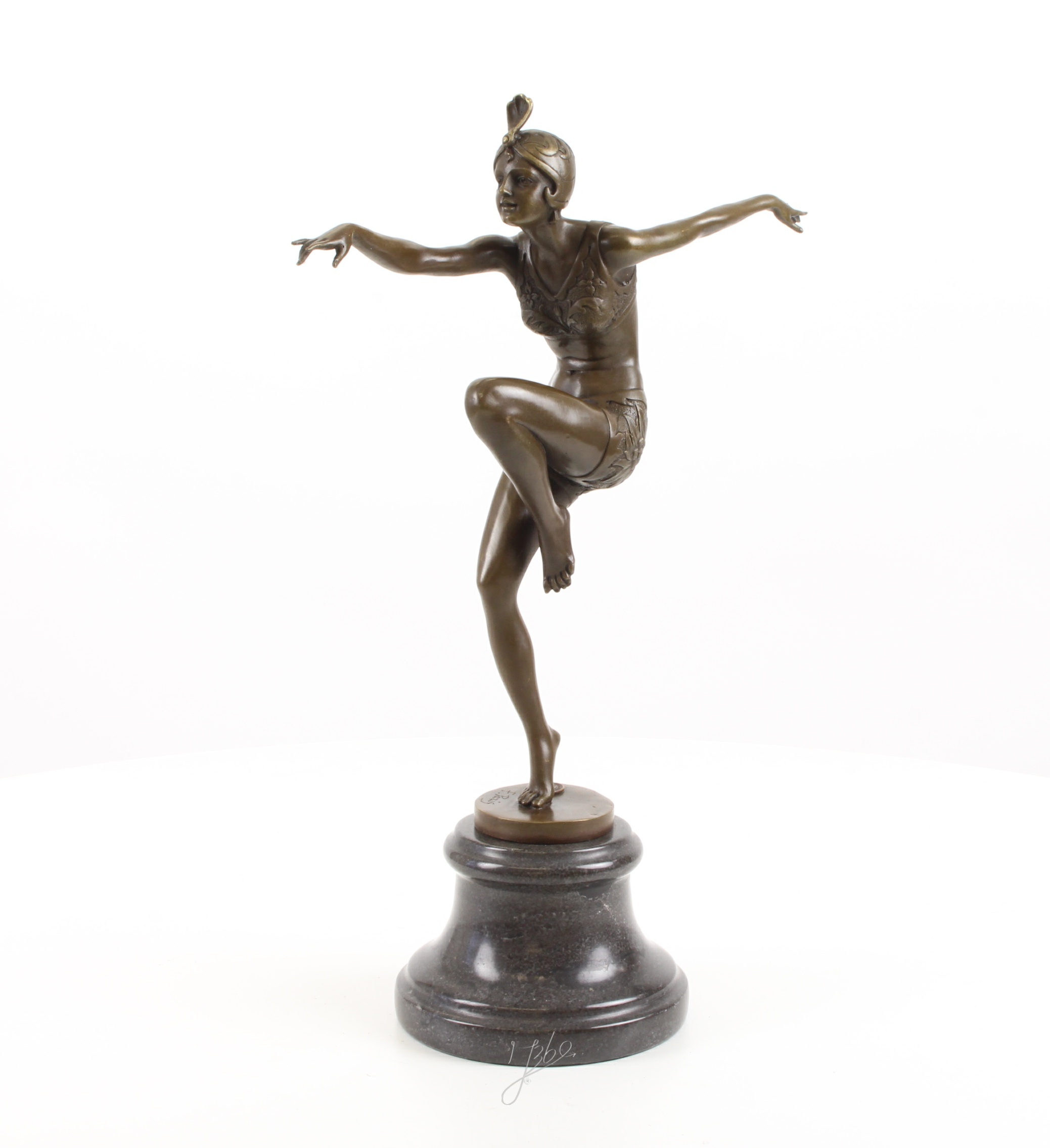 Elegante Art Déco Bronzeskulptur Anmutige Weibliche Figur auf Sockel 4