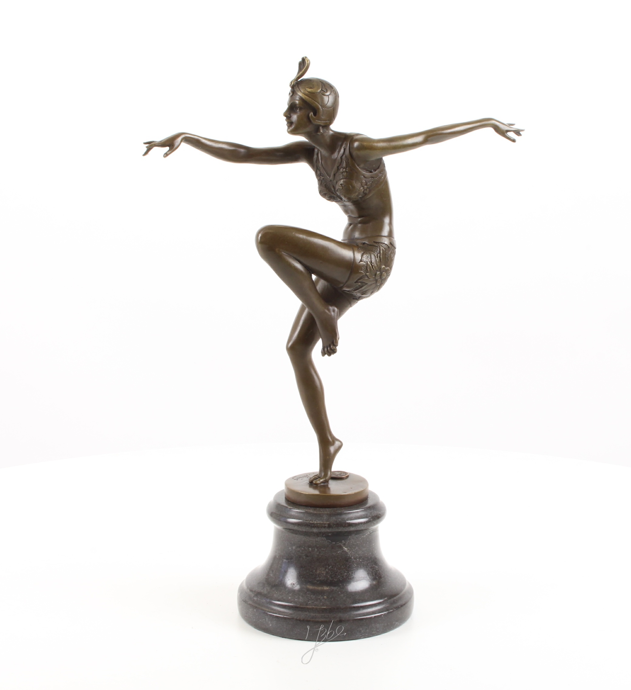 Elegante Art Déco Bronzeskulptur Anmutige Weibliche Figur auf Sockel 10
