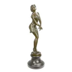 Elegante Bronzefigur Stilvolle Weibliche Bronzeskulptur im Kleid