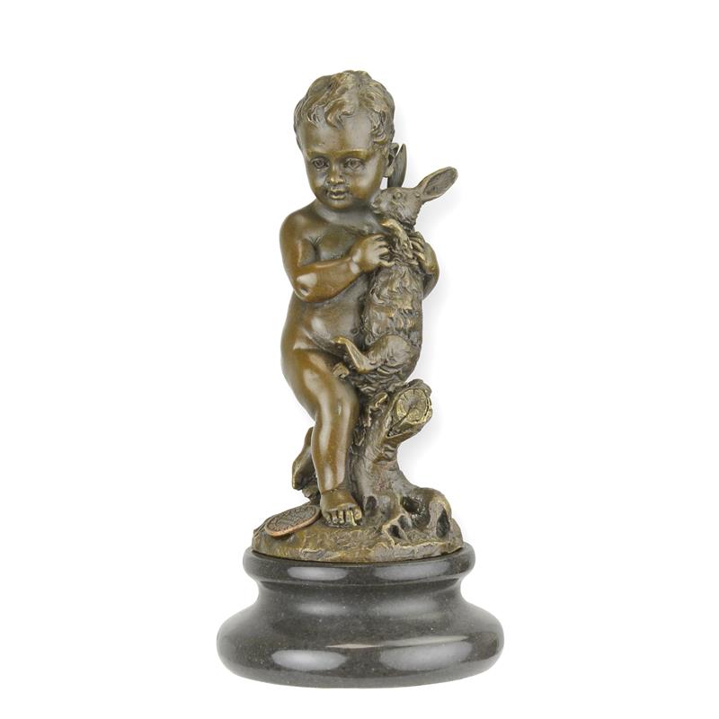 Einzigartige Bronze Kinderfigur Junge mit Kaninchen Skulptur 2