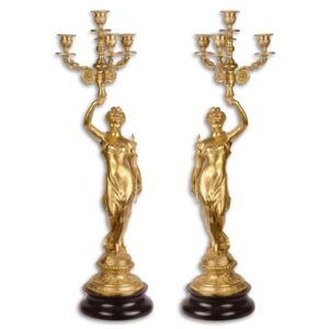 Luxuriöse Vierarmige Vergoldete Bronzekandelaber mit Frauenfiguren