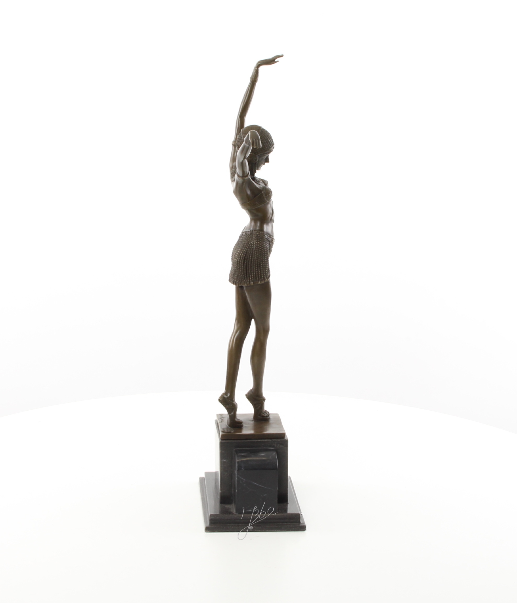 Exquisite Art déco Bronzeskulptur Ägyptische Tänzerin im Stil der 1920er 17