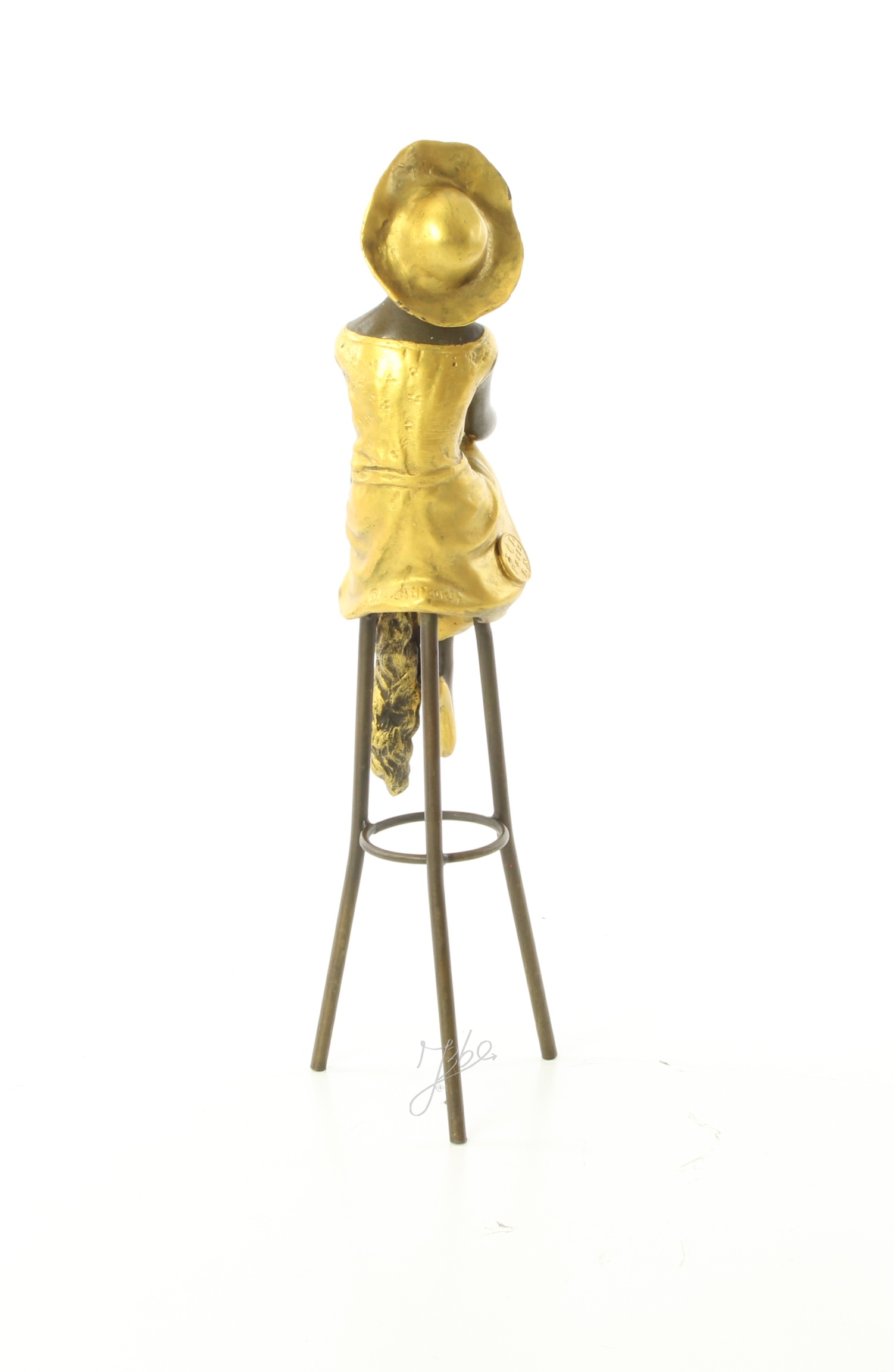 Elegante Bronzefigur Sitzend an der Bar Frau auf Hocker 10