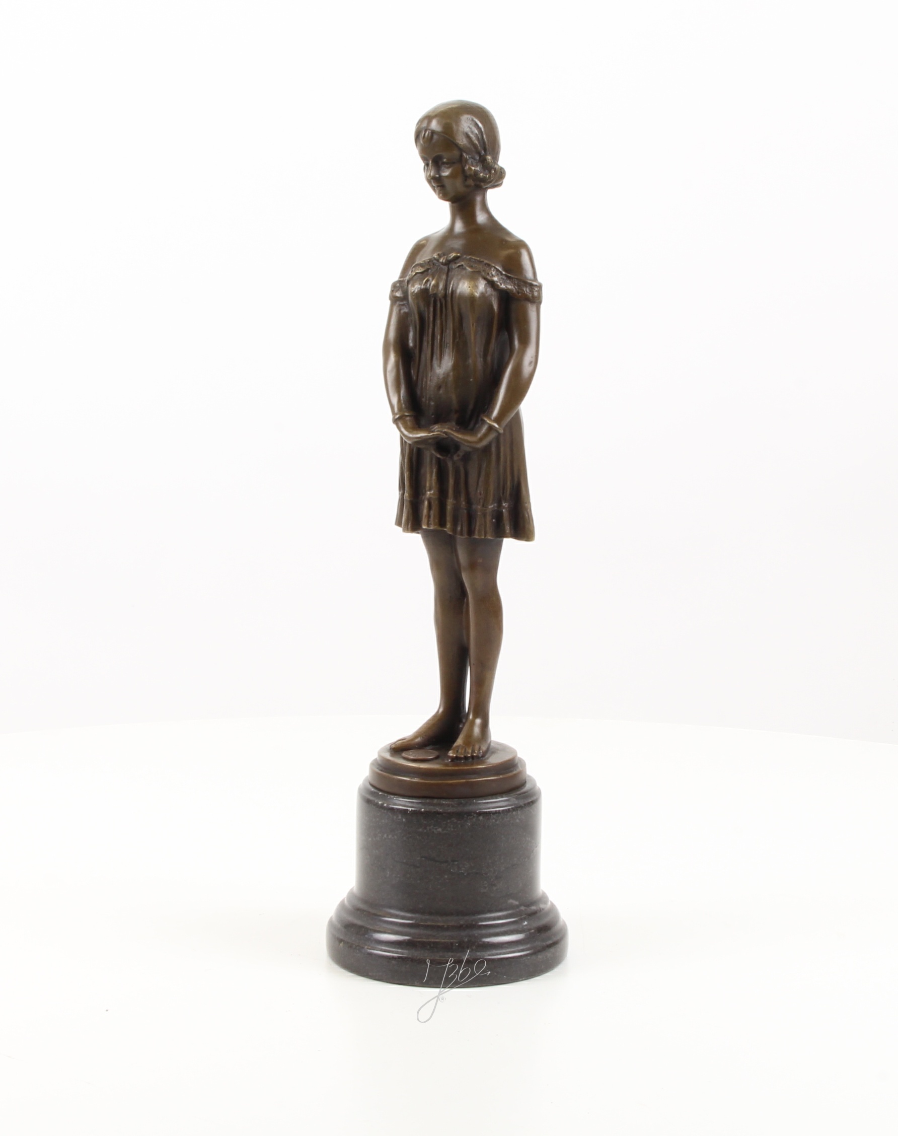 Detaillierte Bronze Figur Mädchen Elegante Bronzestatue einer jungen Frau 7