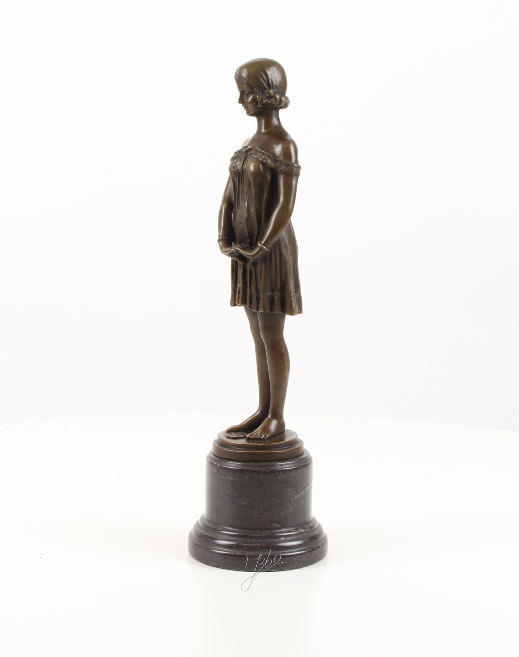 Detaillierte Bronze Figur Mädchen Elegante Bronzestatue einer jungen Frau 4