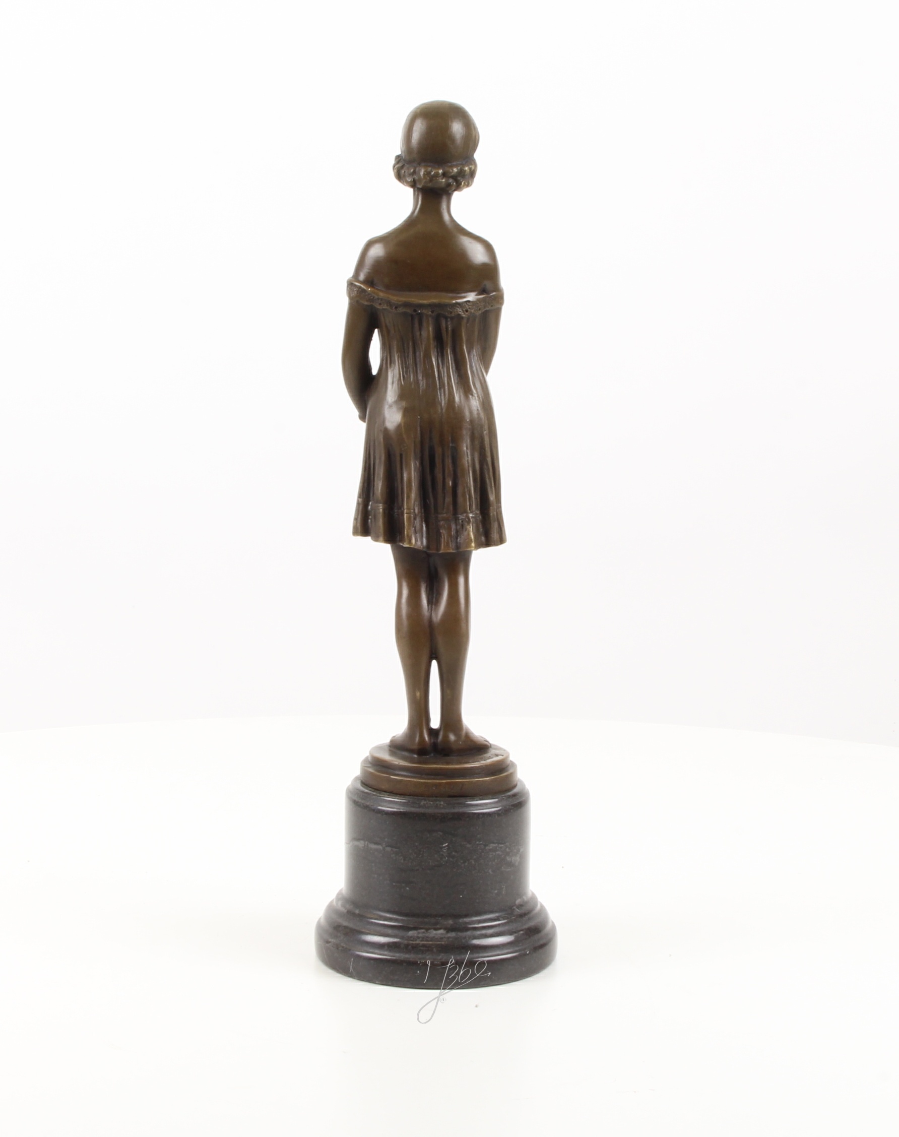 Detaillierte Bronze Figur Mädchen Elegante Bronzestatue einer jungen Frau 8
