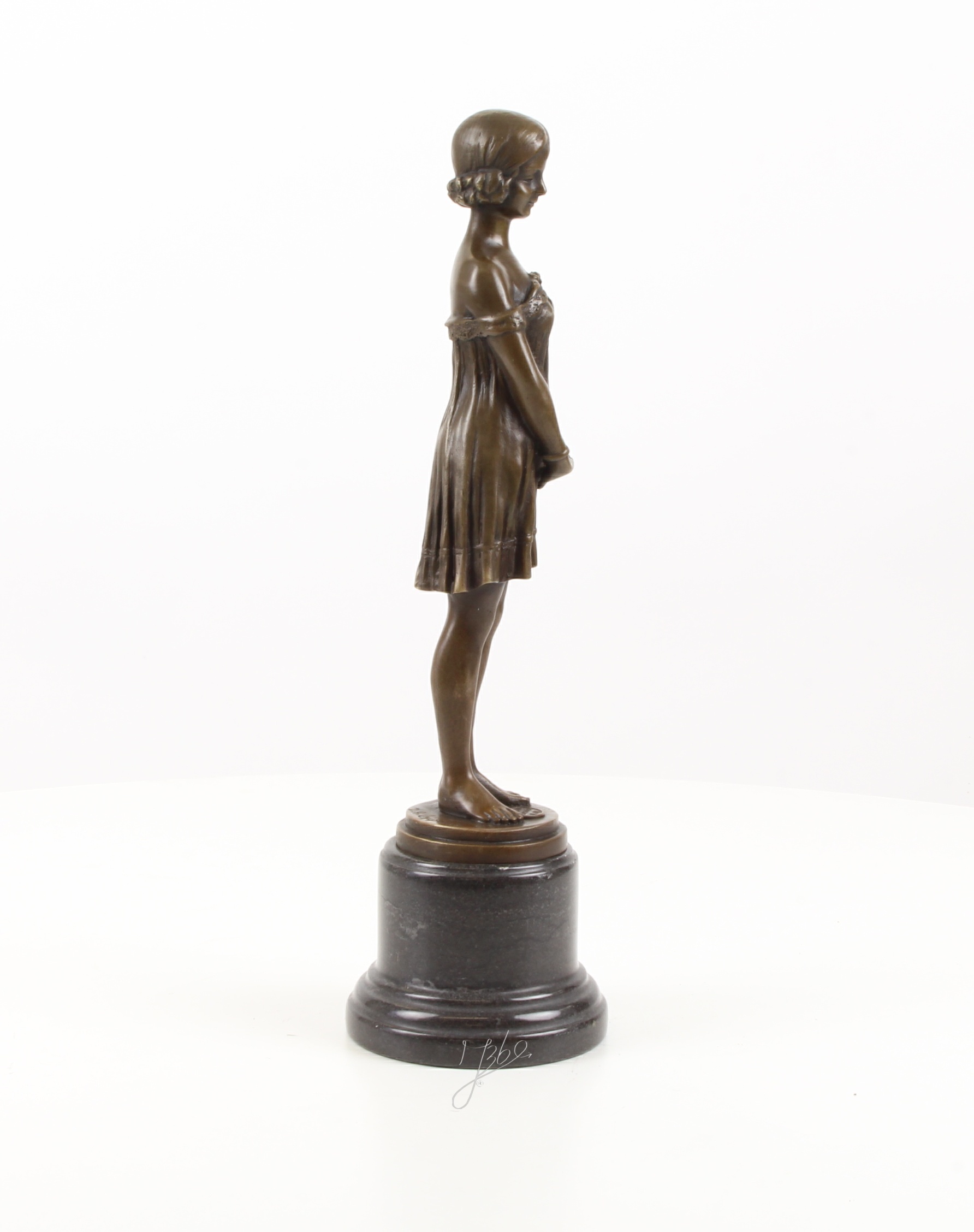 Detaillierte Bronze Figur Mädchen Elegante Bronzestatue einer jungen Frau 15