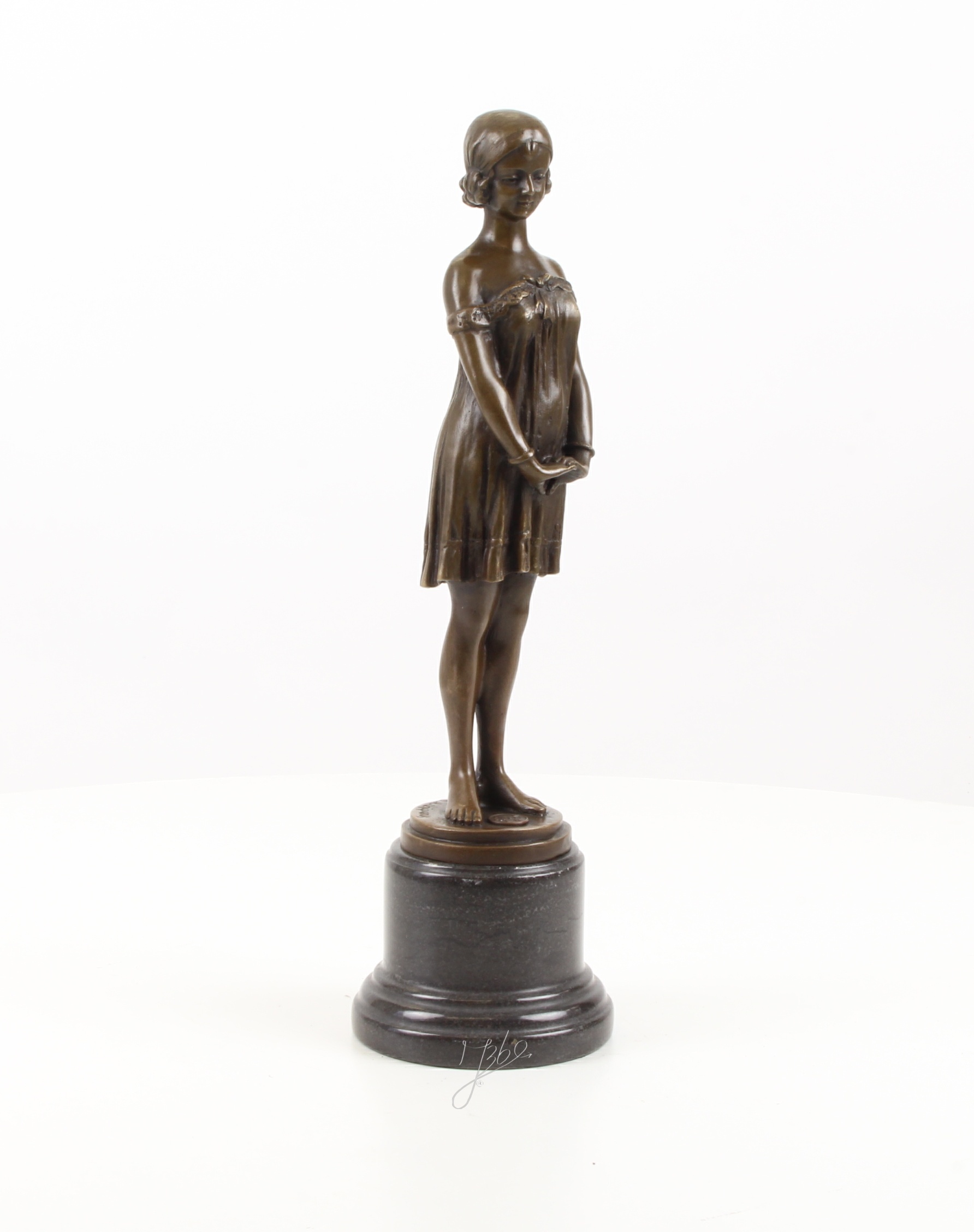 Detaillierte Bronze Figur Mädchen Elegante Bronzestatue einer jungen Frau 14
