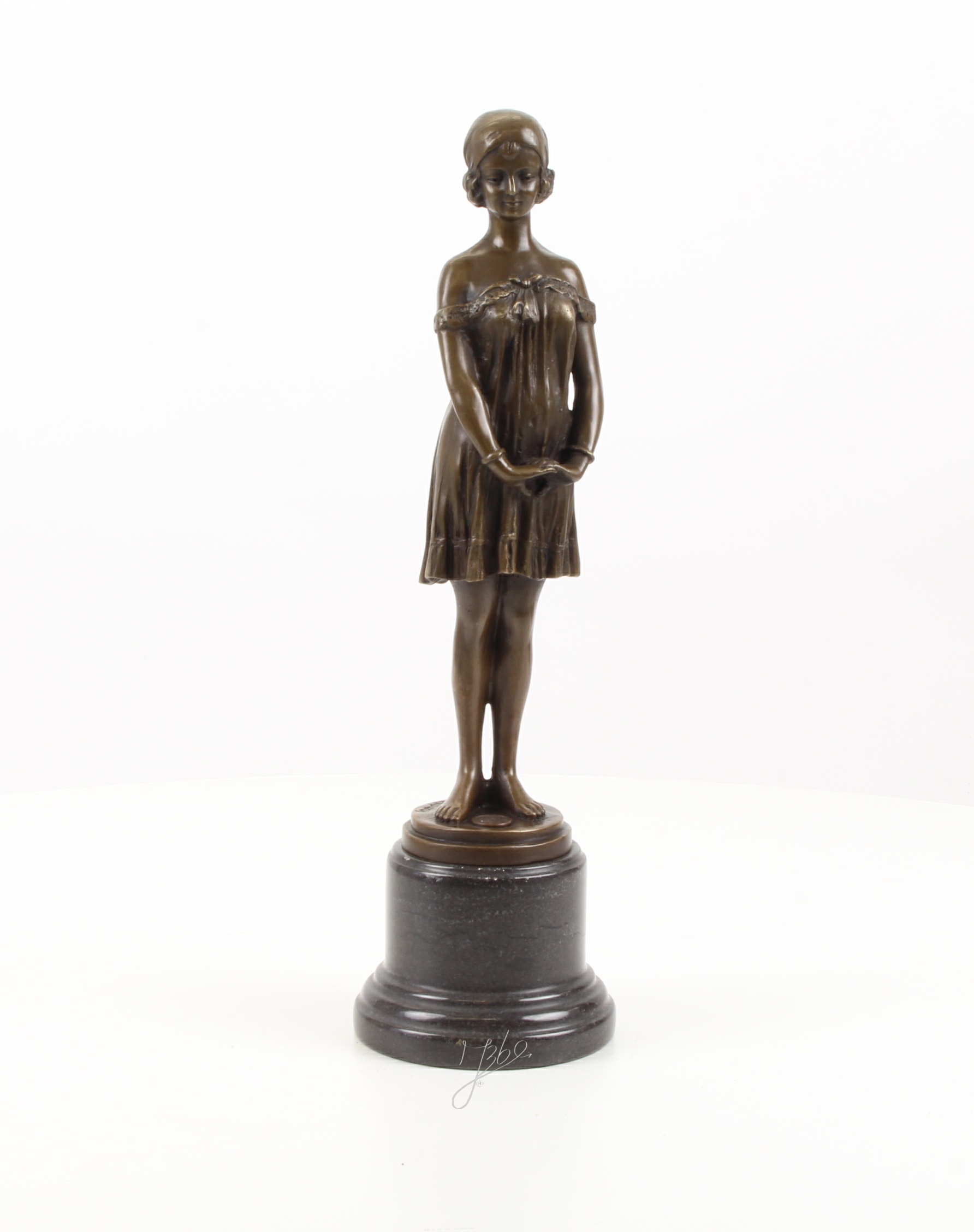 Detaillierte Bronze Figur Mädchen Elegante Bronzestatue einer jungen Frau 17