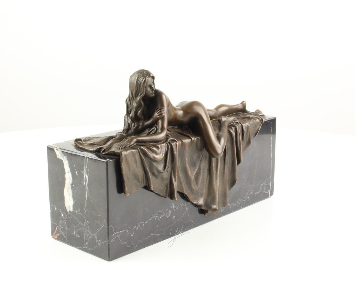 Realistische Bronze Akt Skulptur Elegante Liegende Frauenfigur 15