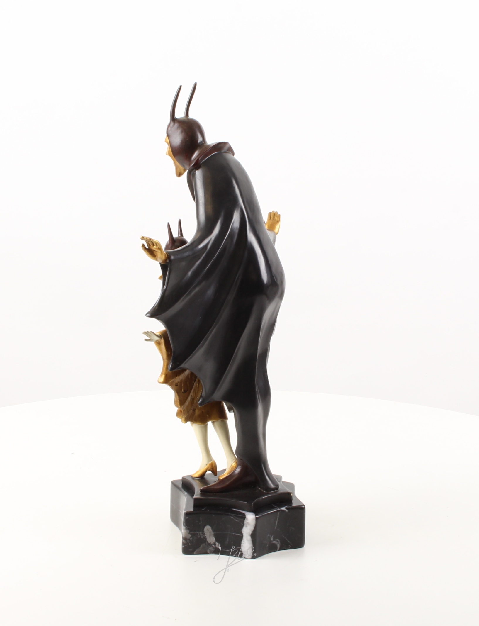 Dynamische Bronze Tanzskulptur Elegante Bewegung in Kunst 12