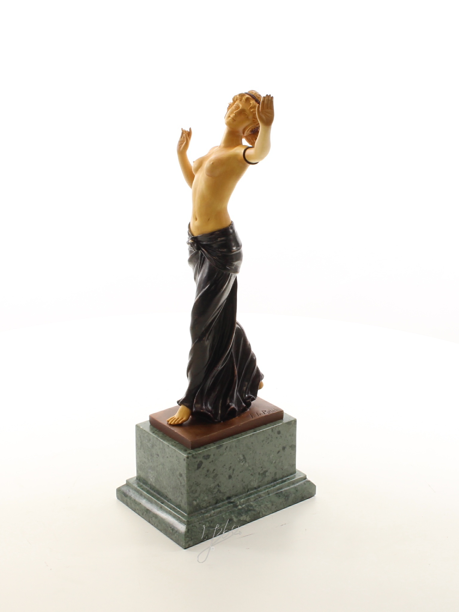 Elegante Bronze Skulptur Salome Tänzerin auf Marmorsockel 10