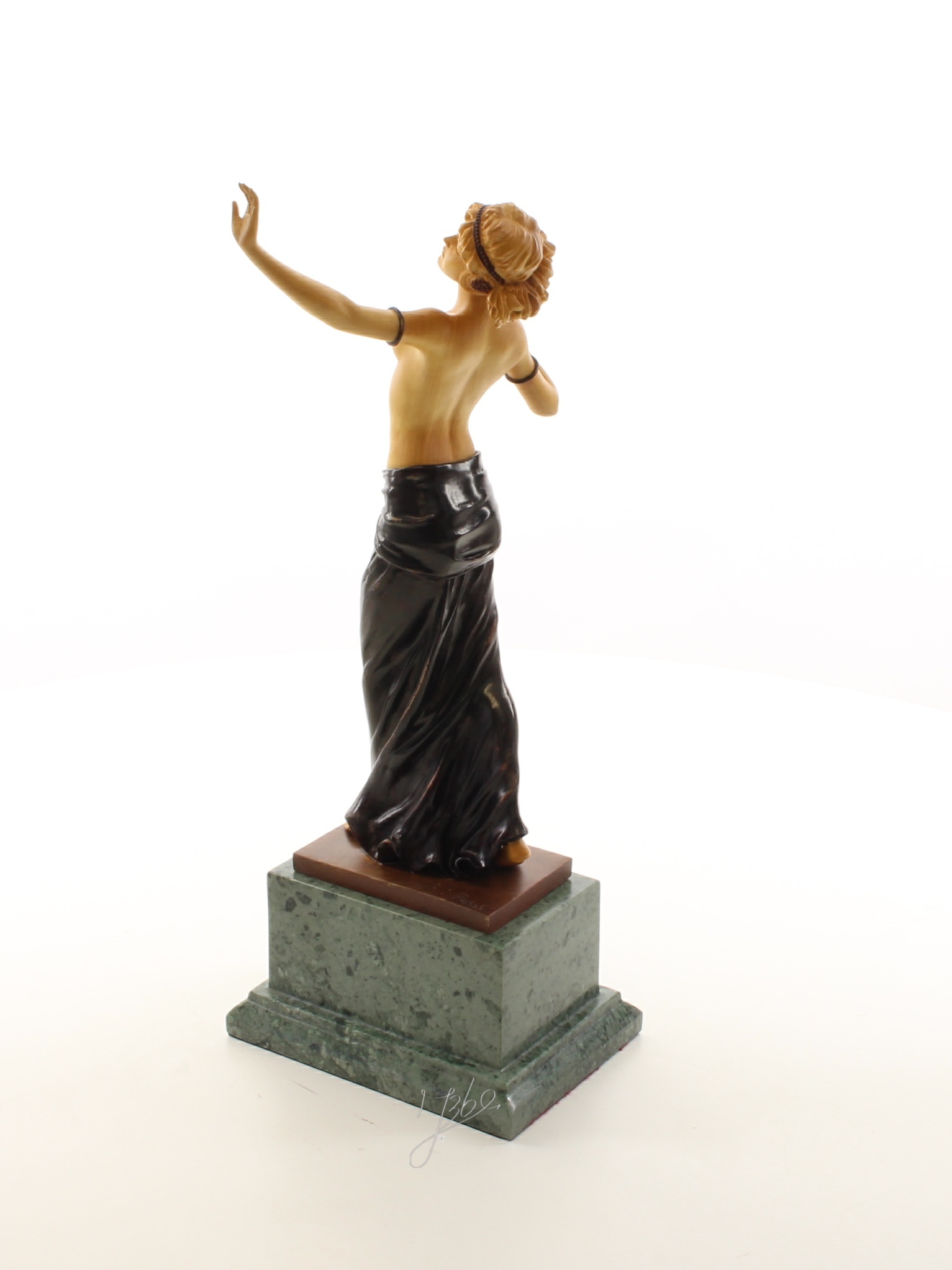 Elegante Bronze Skulptur Salome Tänzerin auf Marmorsockel 12