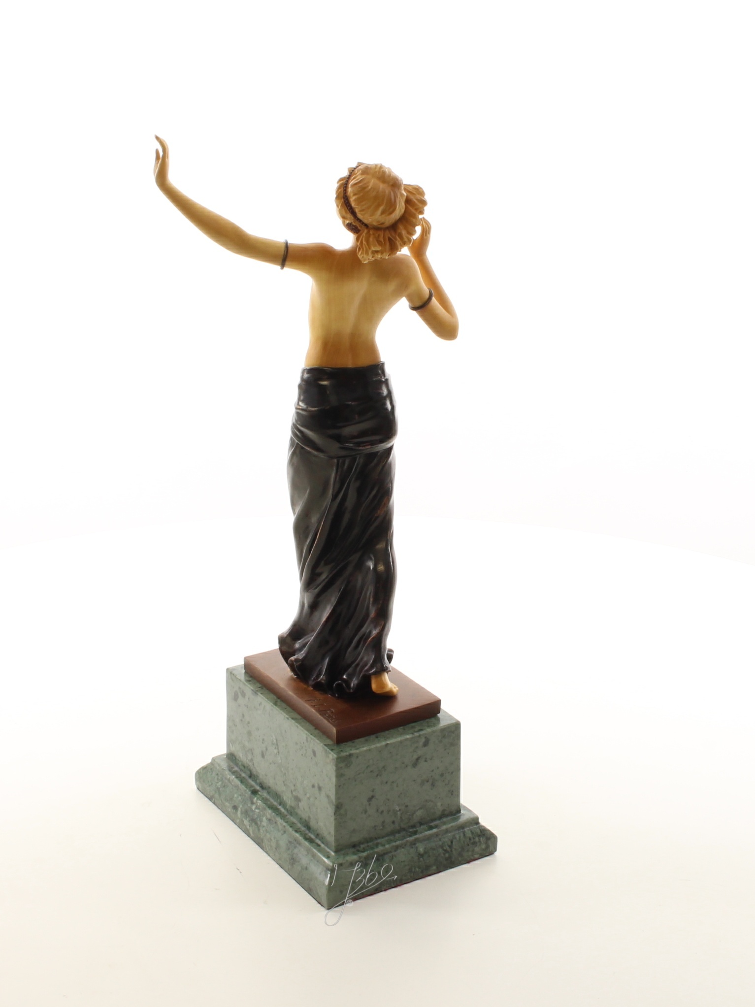 Elegante Bronze Skulptur Salome Tänzerin auf Marmorsockel 13