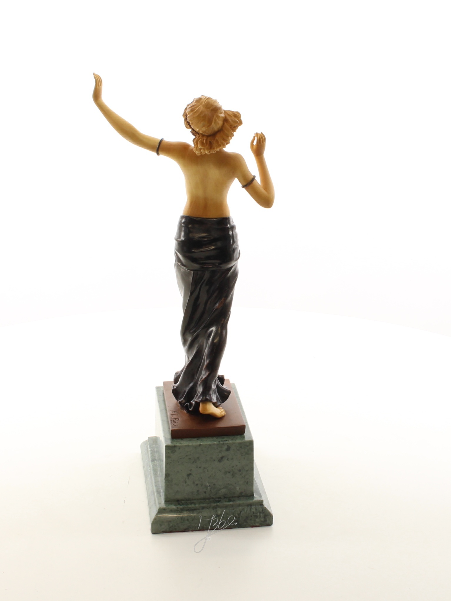 Elegante Bronze Skulptur Salome Tänzerin auf Marmorsockel 14