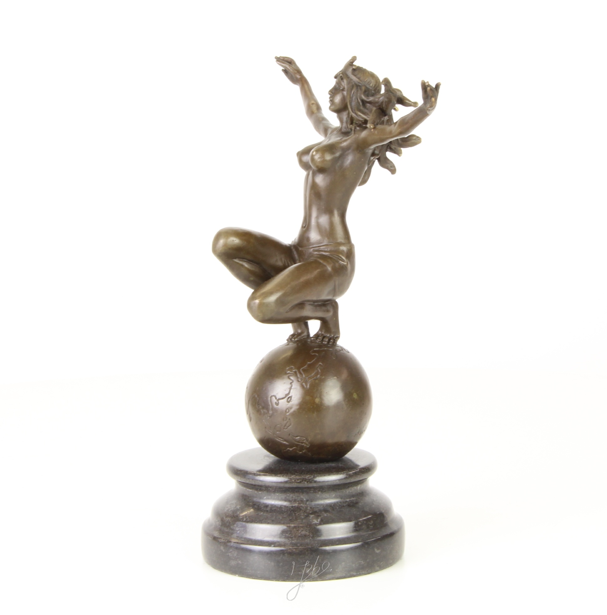 Elegante Bronze Frauenskulptur mit Krone auf Weltkugel entdecken 4