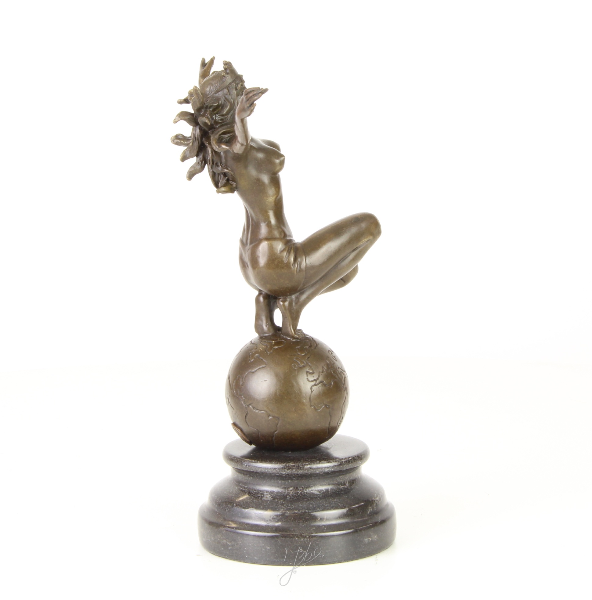 Elegante Bronze Frauenskulptur mit Krone auf Weltkugel entdecken 14