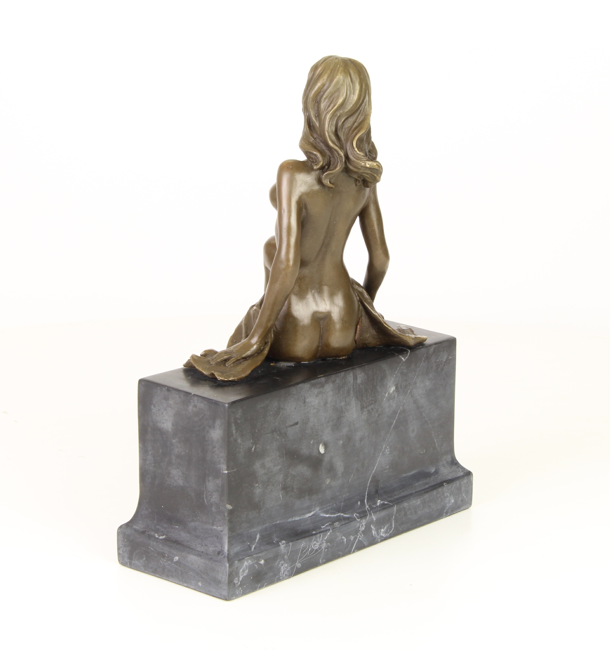 Elegante Bronze Frauenfigur Skulptur einer sitzenden Frau 10