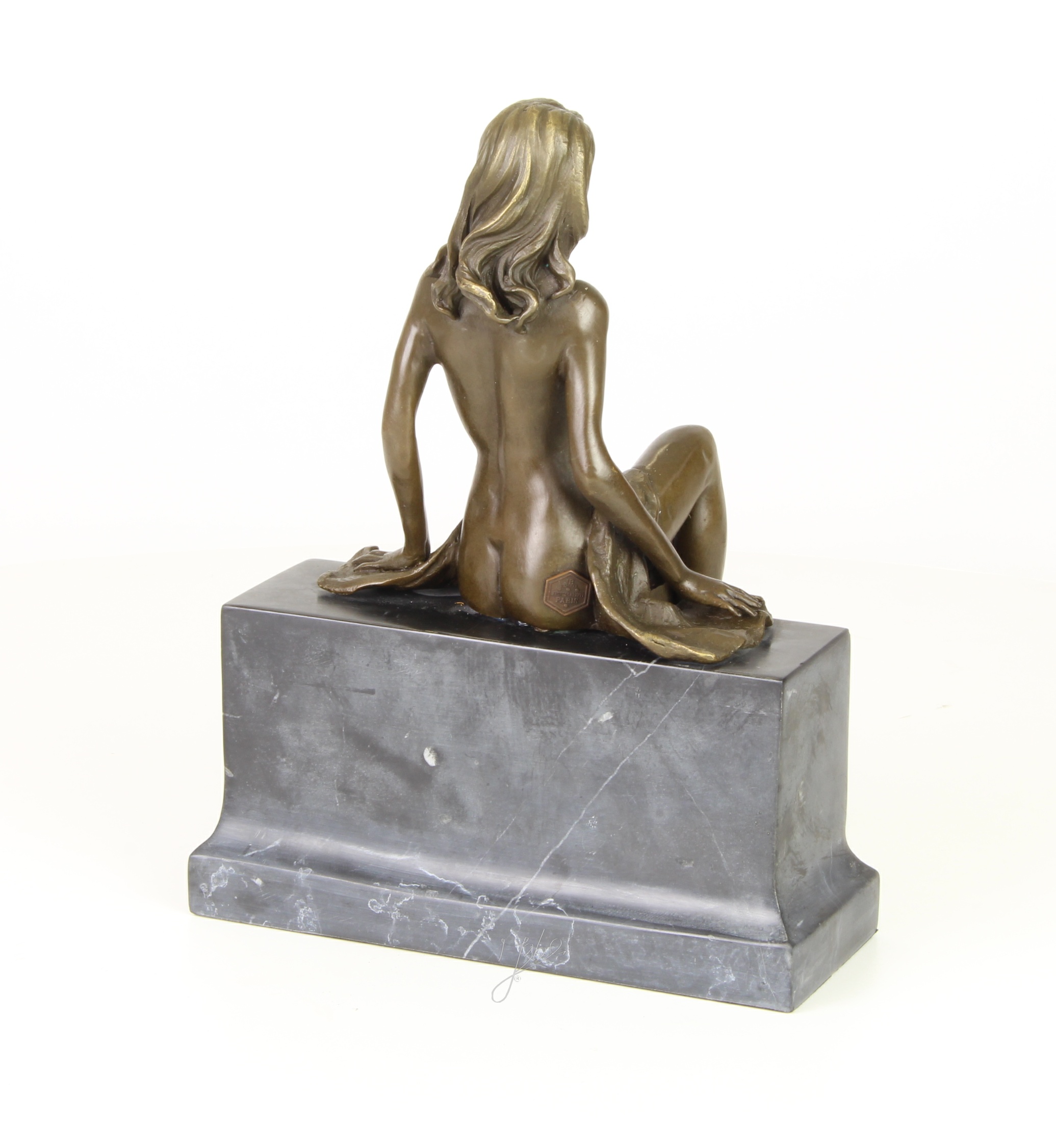 Elegante Bronze Frauenfigur Skulptur einer sitzenden Frau 14