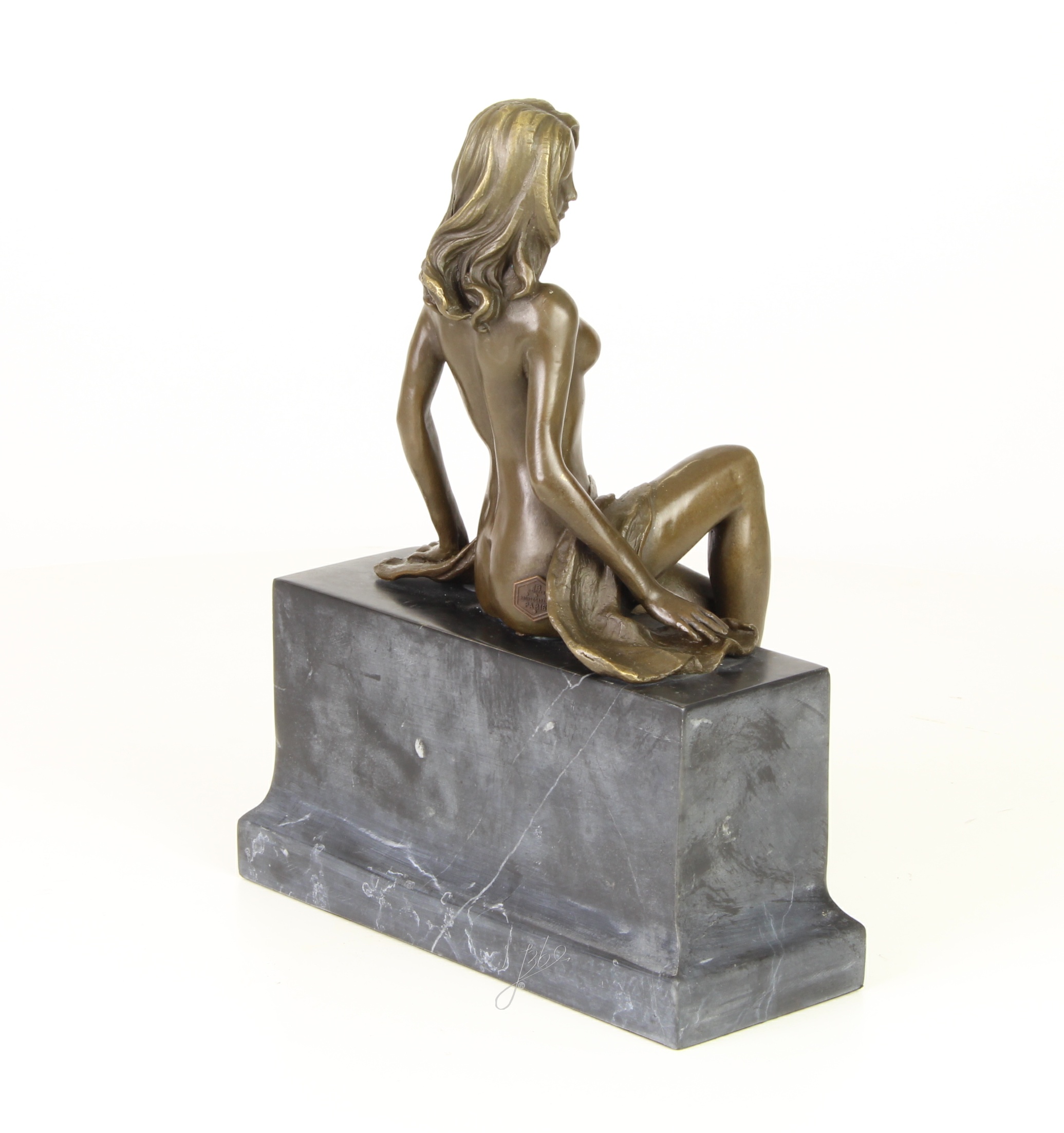 Elegante Bronze Frauenfigur Skulptur einer sitzenden Frau 13