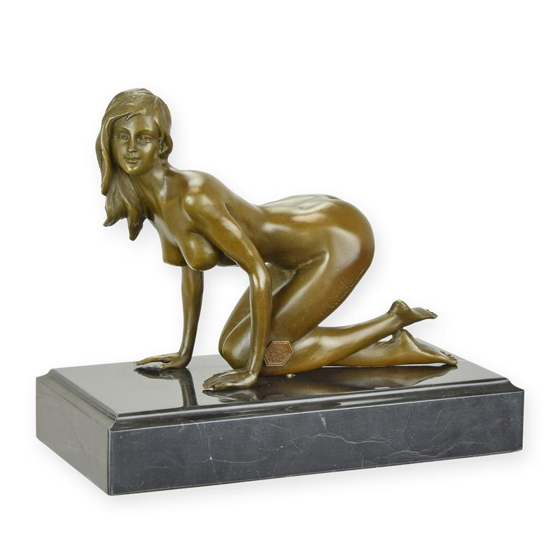 Elegante Bronzestatue Kniende weibliche Aktfigur auf Sockel 2