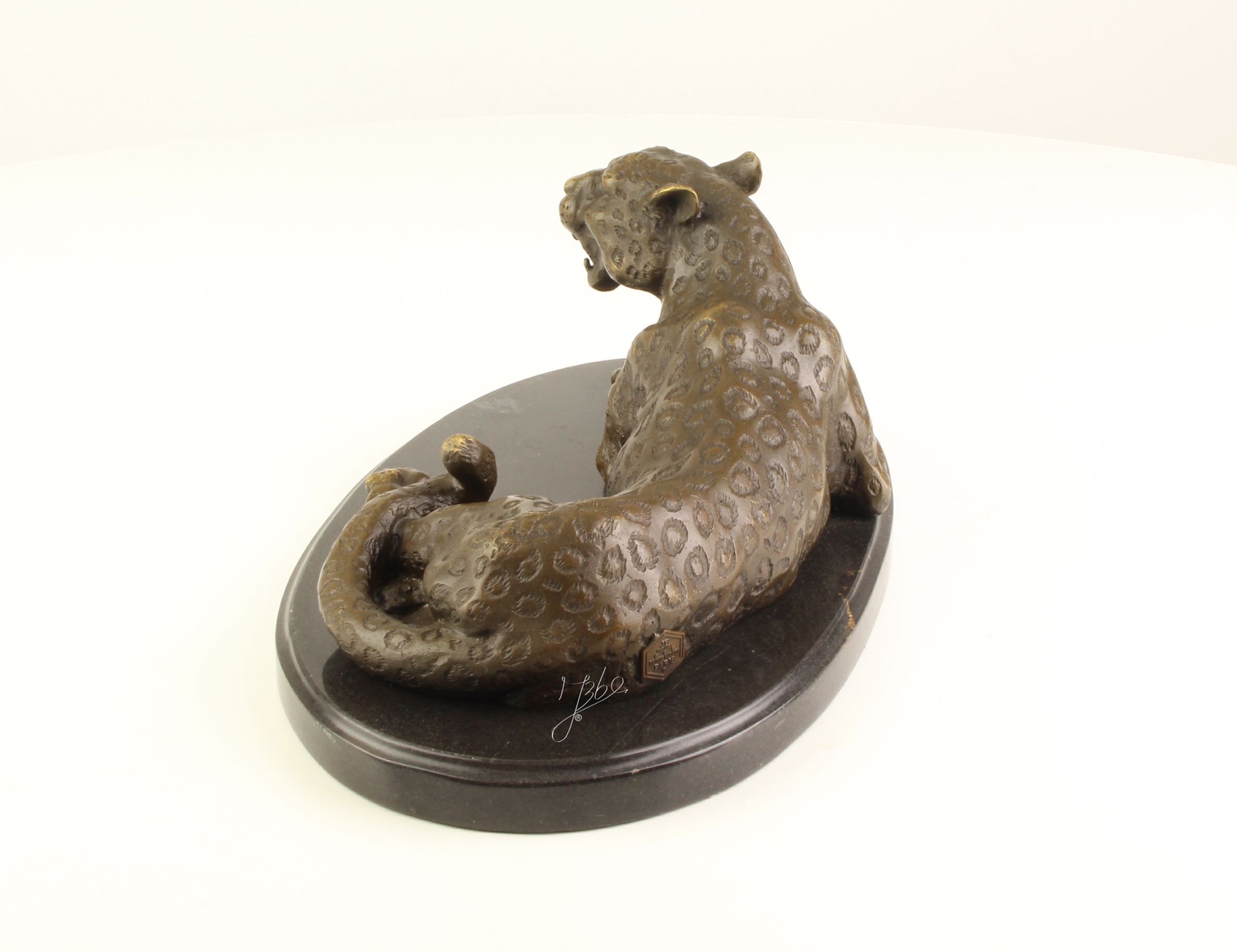 Hochwertige Bronzeskulptur Leopard Detaillierte Leopardenfigur entdecken 8