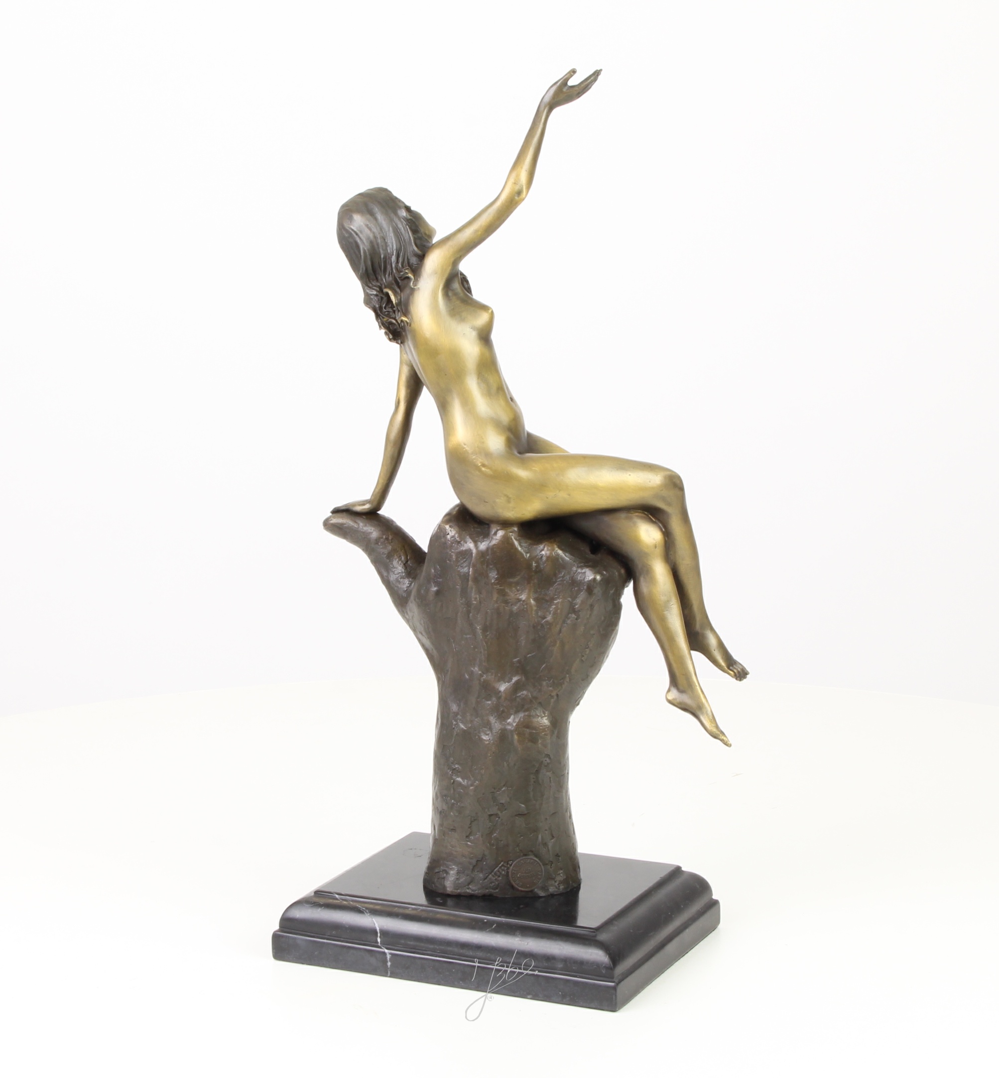 Elegante Bronze Frauenfigur Skulptur einer Sitzenden Frau 9