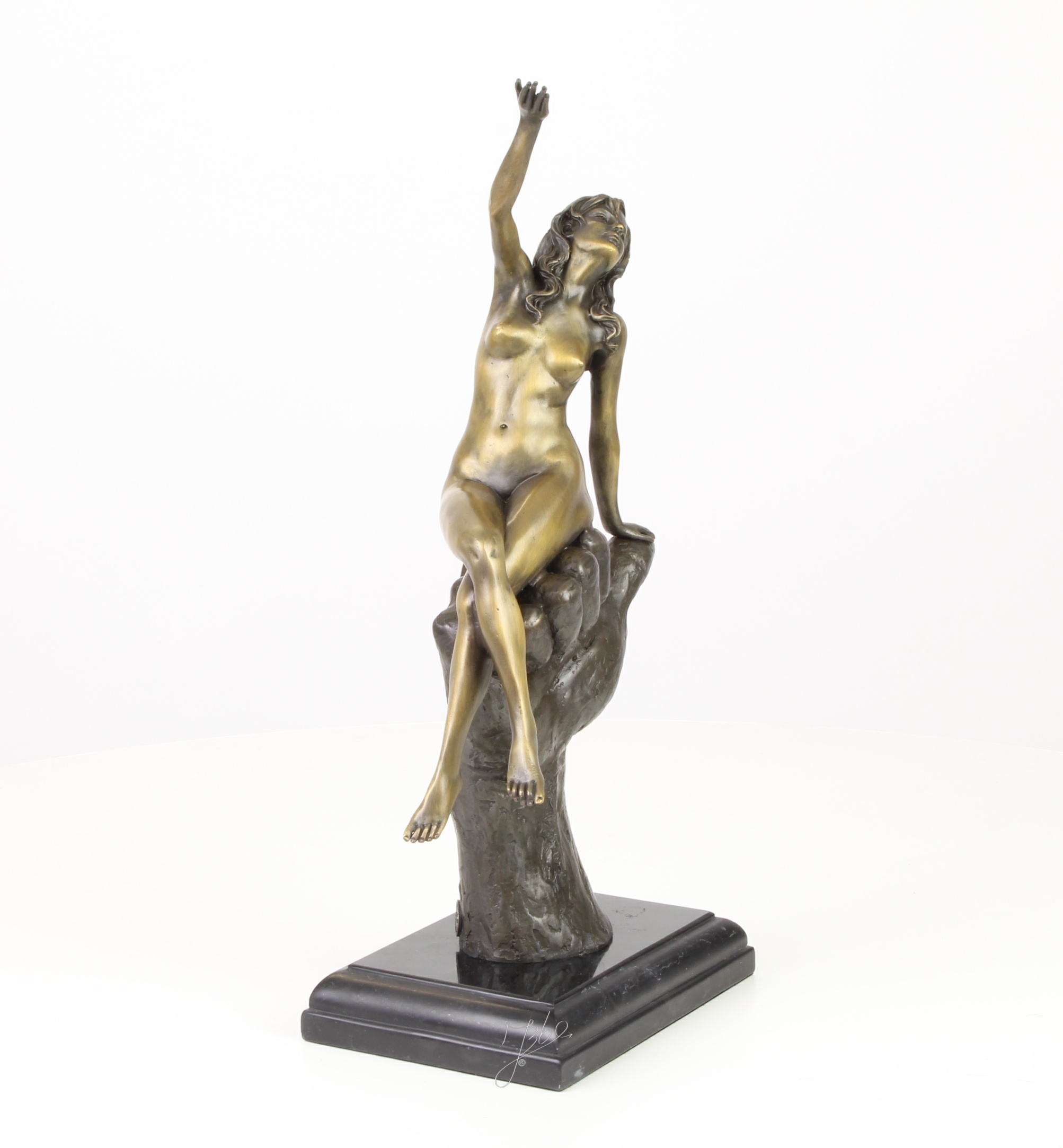 Elegante Bronze Frauenfigur Skulptur einer Sitzenden Frau 17