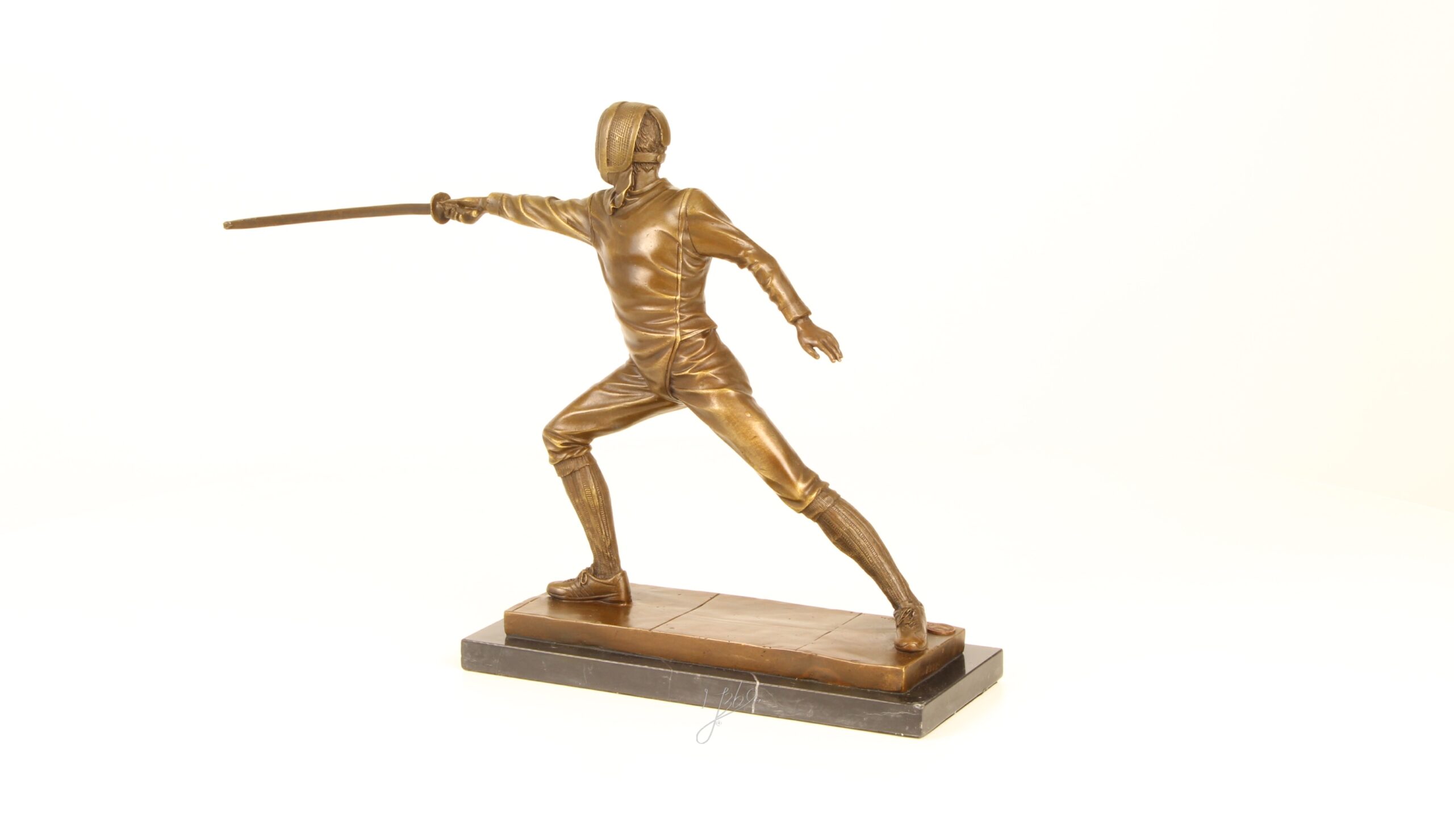 Elegant gestaltete Bronze Fechter Skulptur in dynamischer Kampfhaltung 4