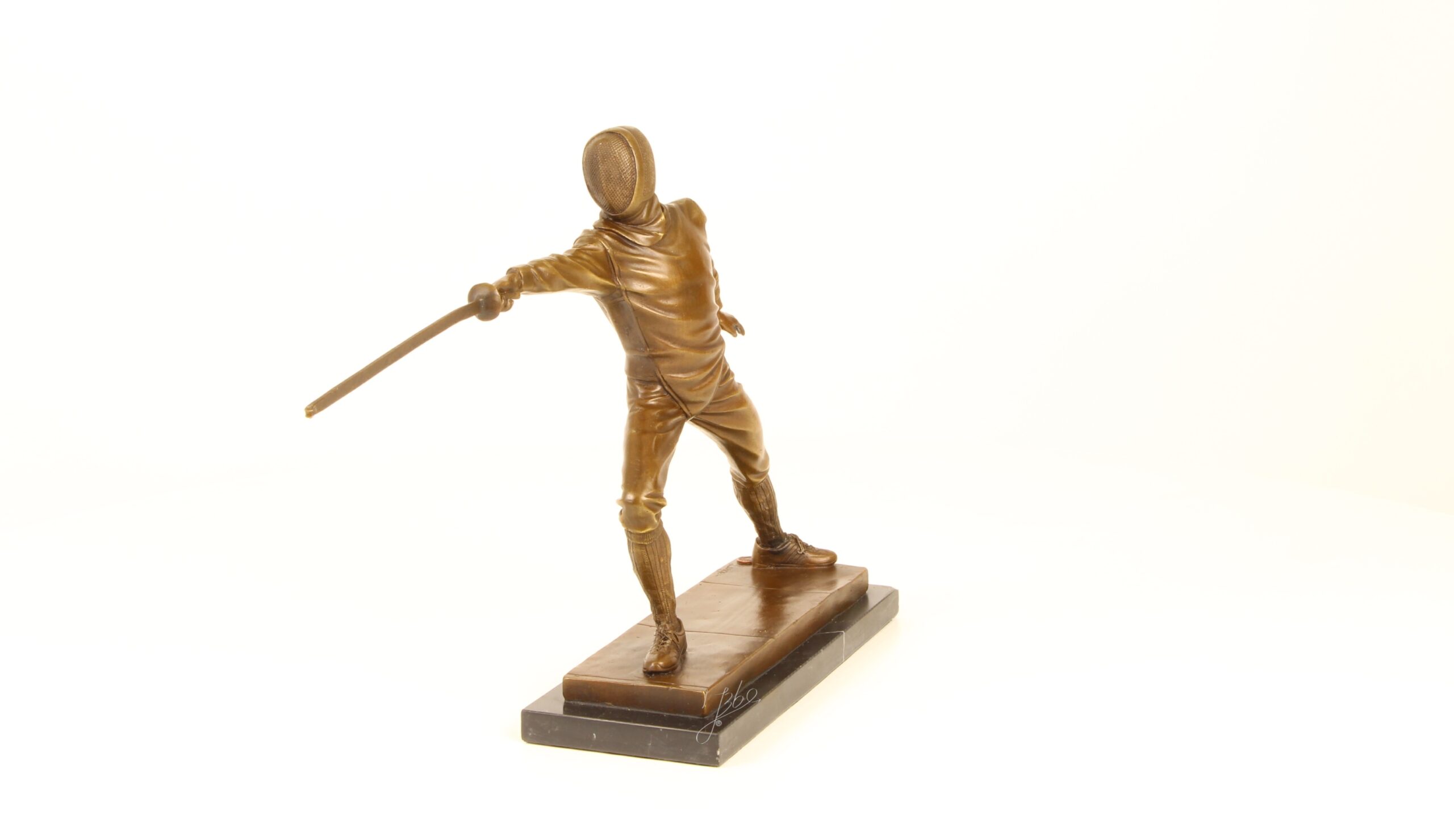 Elegant gestaltete Bronze Fechter Skulptur in dynamischer Kampfhaltung 17