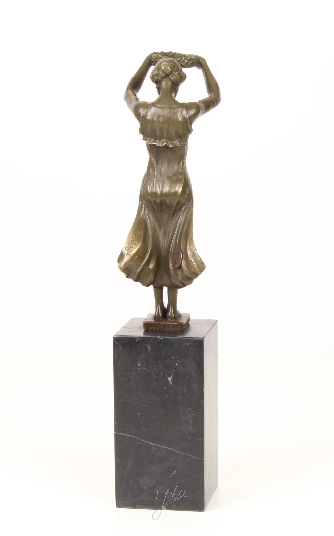 Elegante Bronze Frauenfigur Gëlle Fra Skulptur für Ihr Zuhause 11
