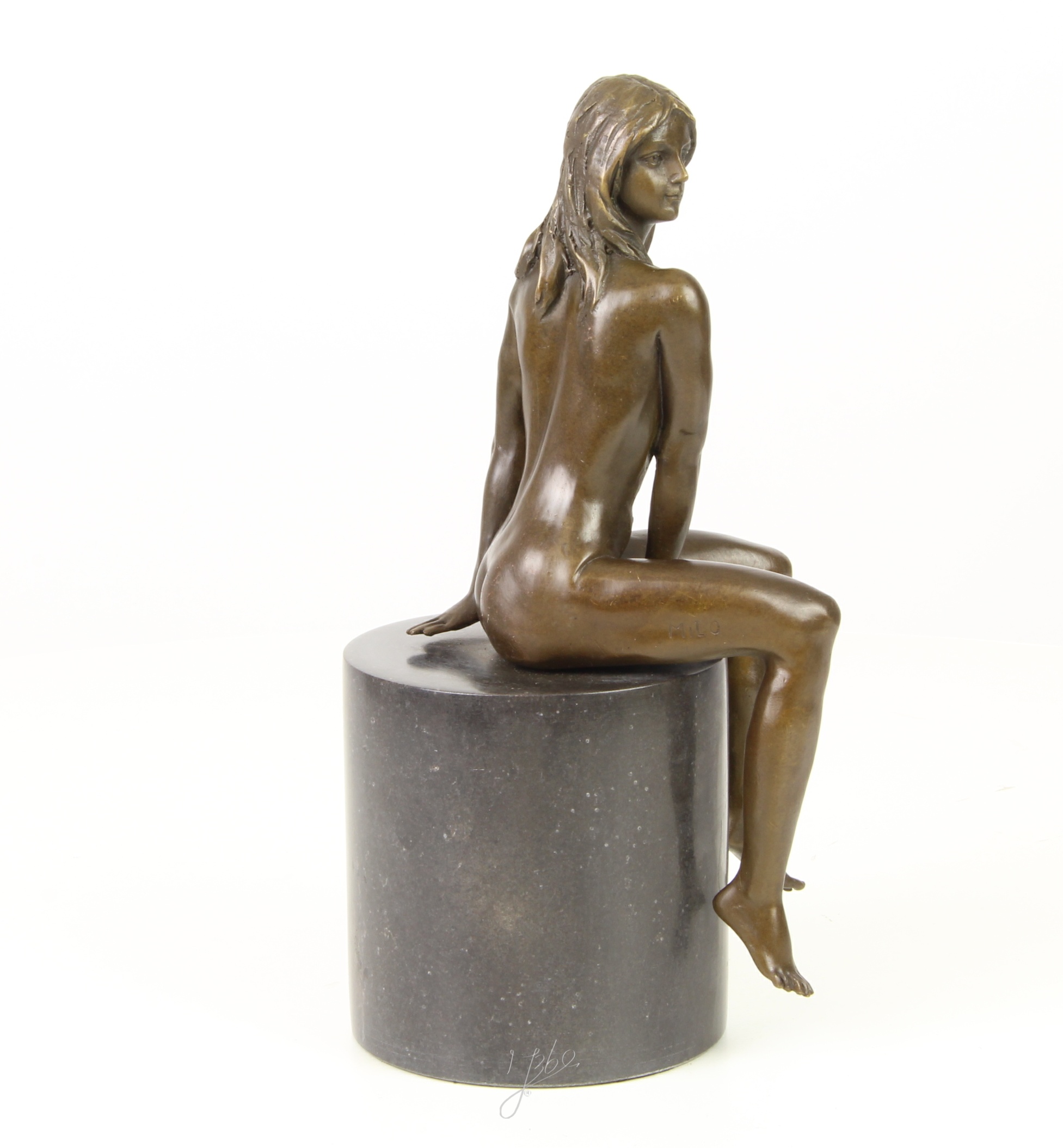 Exquisite BronzeaktSkulptur Sitzende nackte Frau Bronzestatue für Ihr Zuhause 17