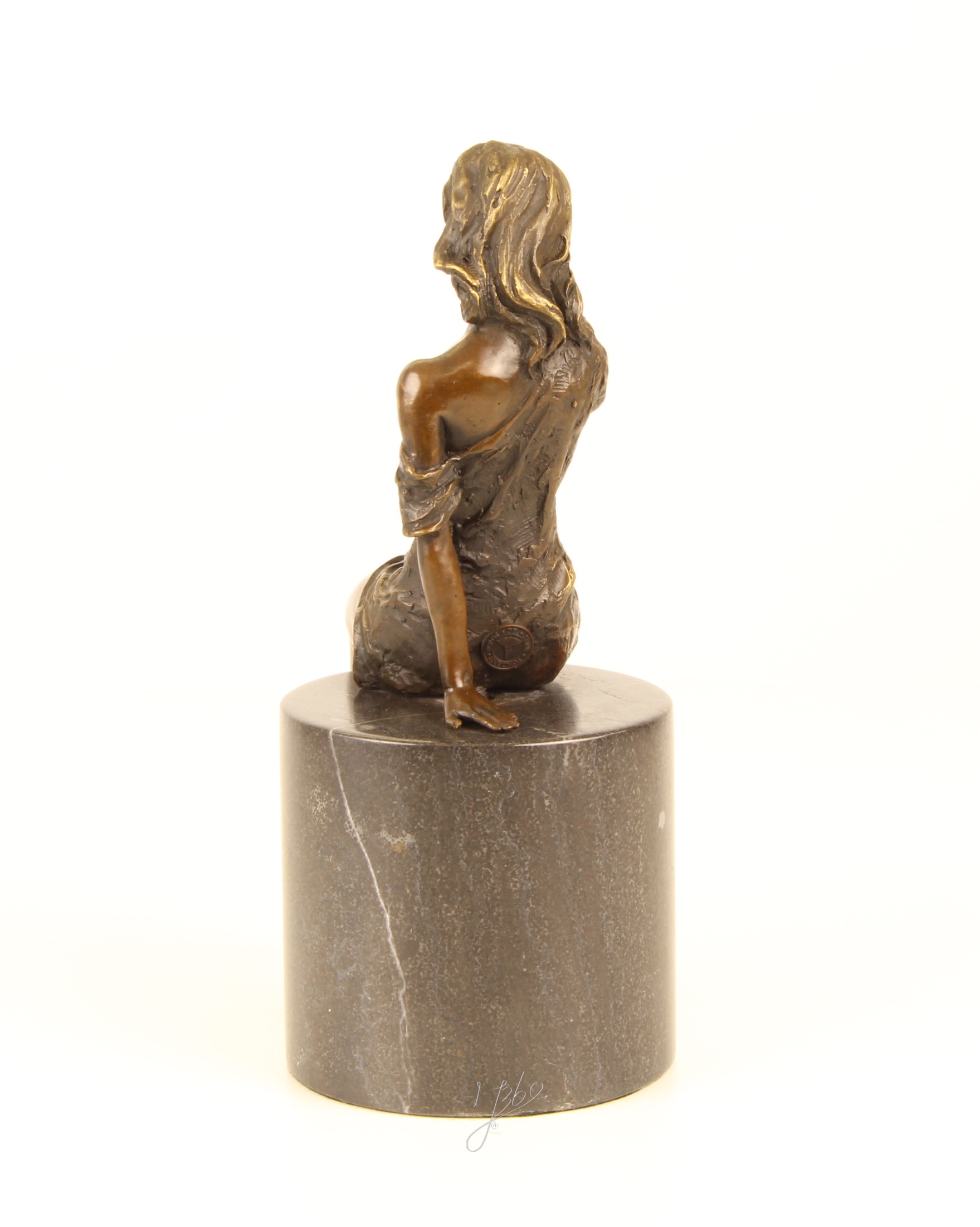 Exquisite Bronzefigur Detaillierte Skulptur einer sitzenden Frau 9