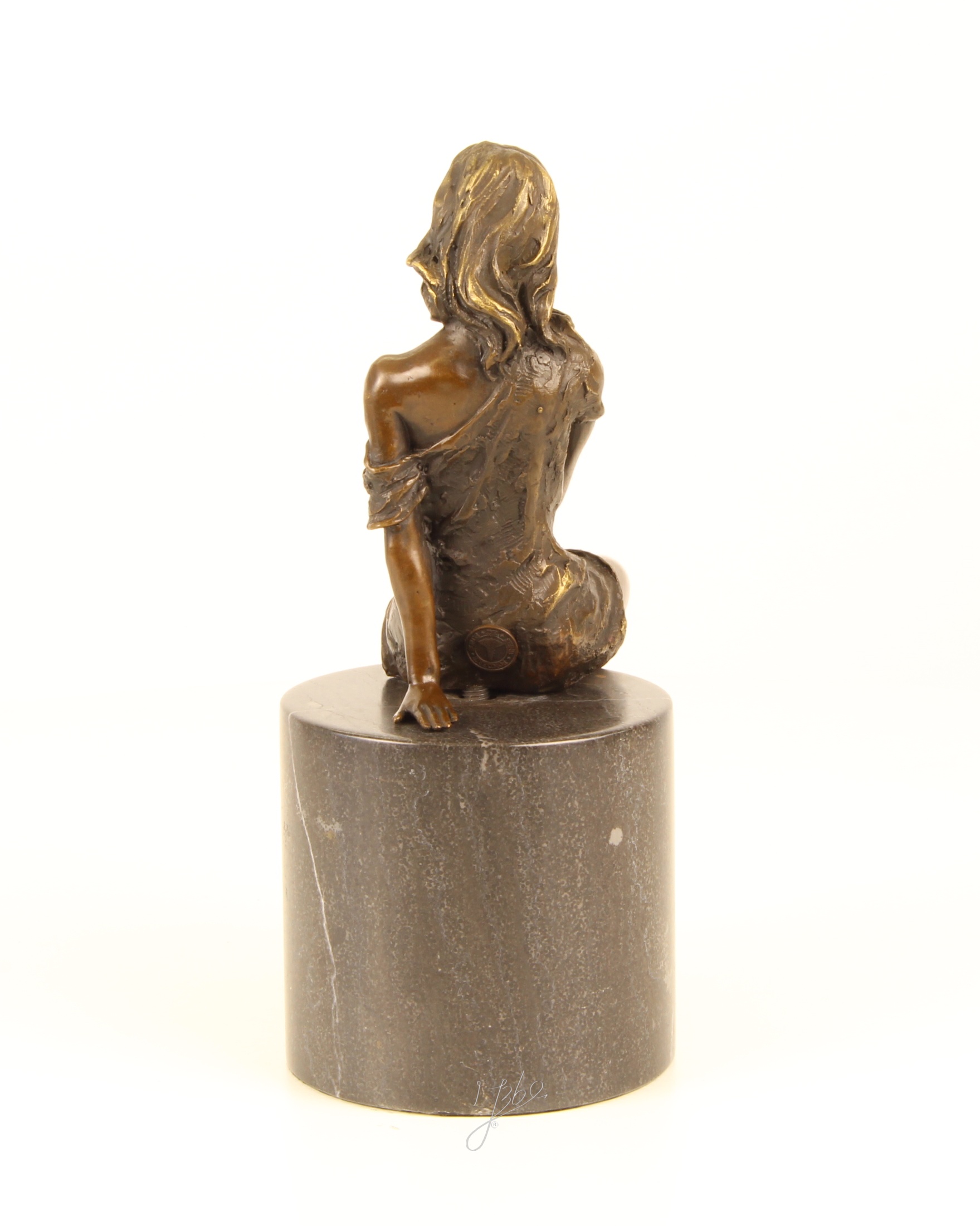Exquisite Bronzefigur Detaillierte Skulptur einer sitzenden Frau 8