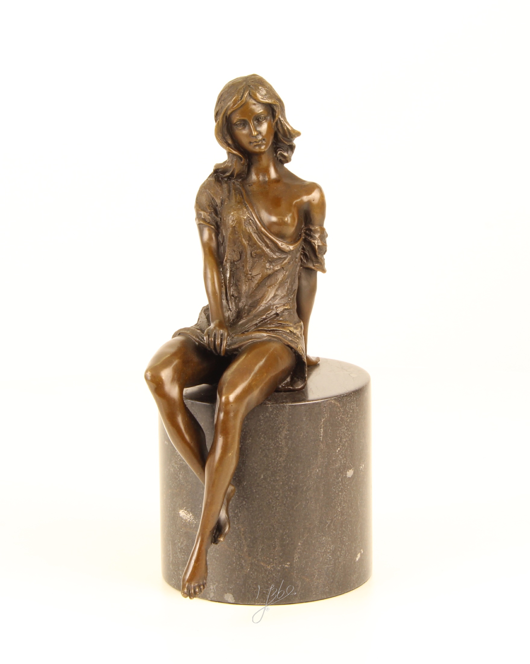 Exquisite Bronzefigur Detaillierte Skulptur einer sitzenden Frau 15