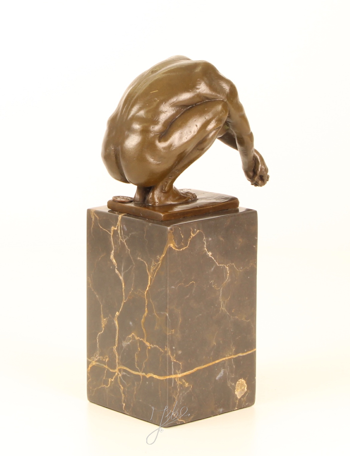 Exquisite Bronzeskulptur Menschlicher Körper in kauernder Haltung auf Marmorsockel 11