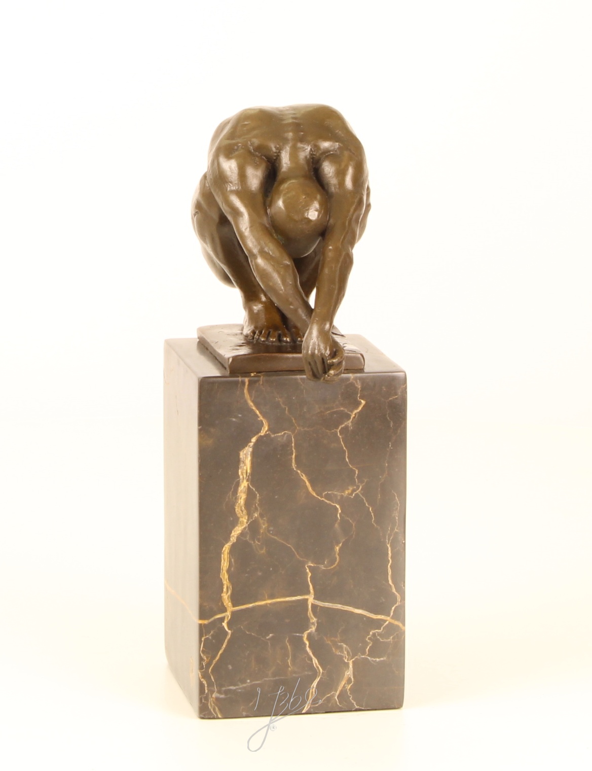 Exquisite Bronzeskulptur Menschlicher Körper in kauernder Haltung auf Marmorsockel 15